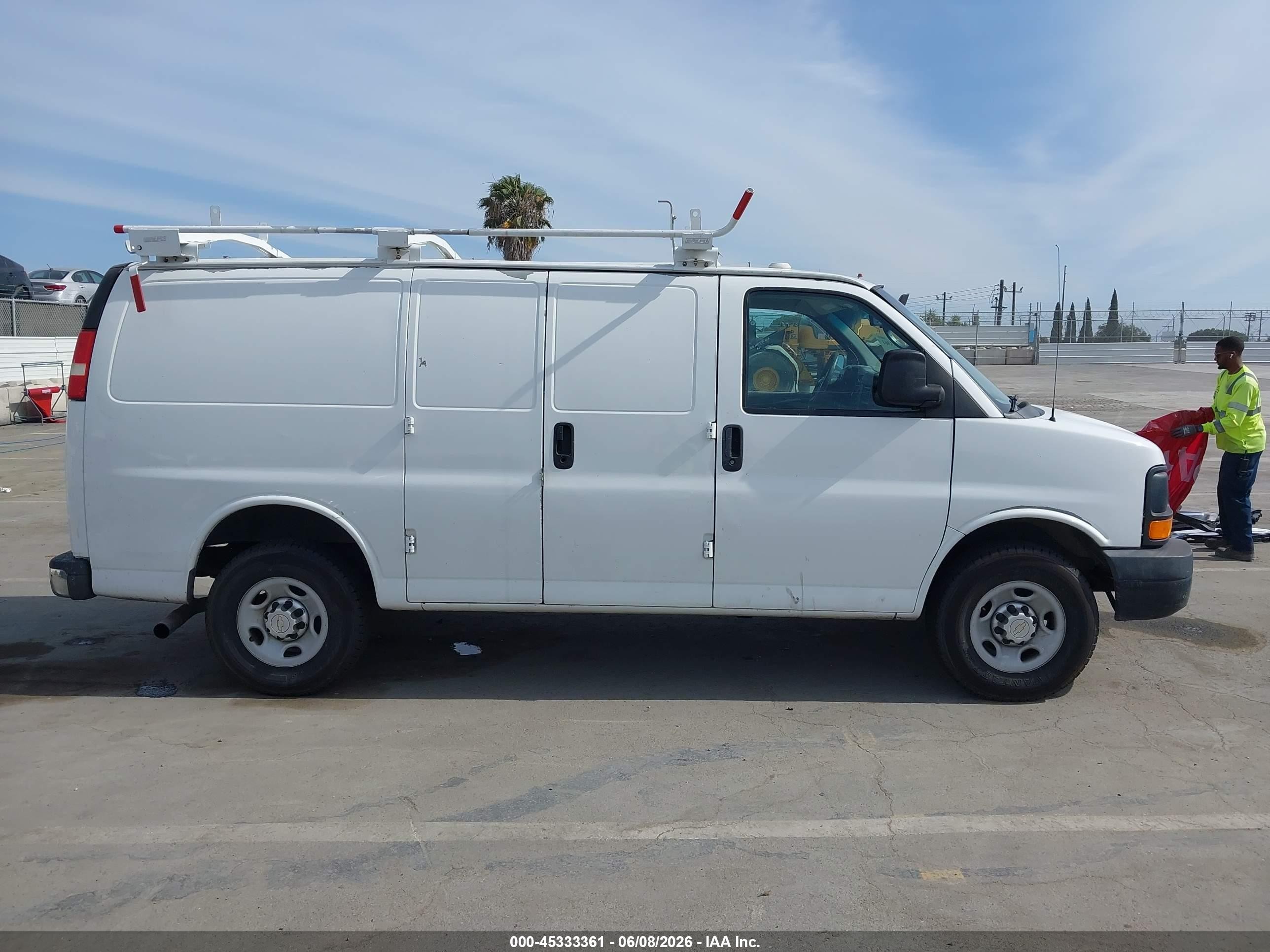 2013 Chevrolet Express 2500 Work Van White vin: 1GCWGFCA1D1132729