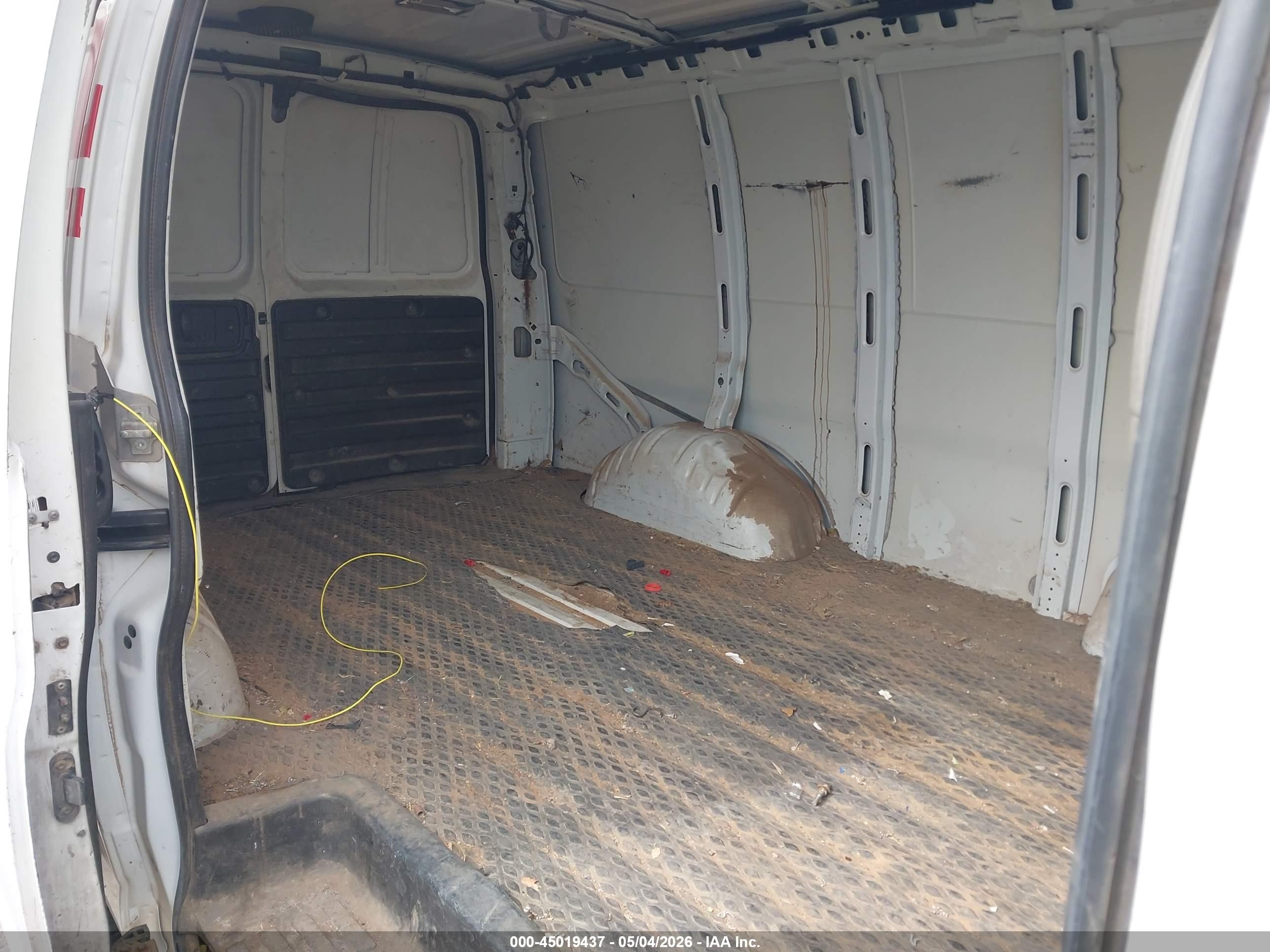 2014 Chevrolet Express 2500 Work Van Белый vin: 1GCWGFCA1E1147054