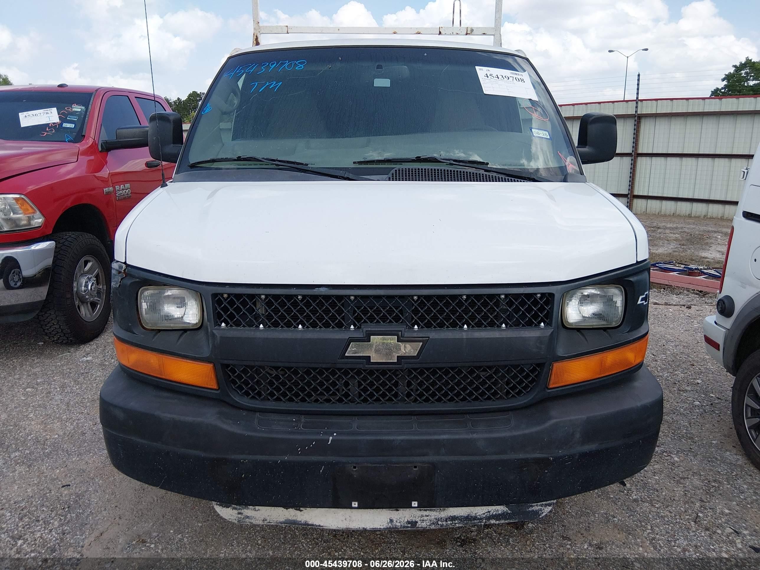 2014 Chevrolet Express 2500 Work Van White vin: 1GCWGFCA1E1209844