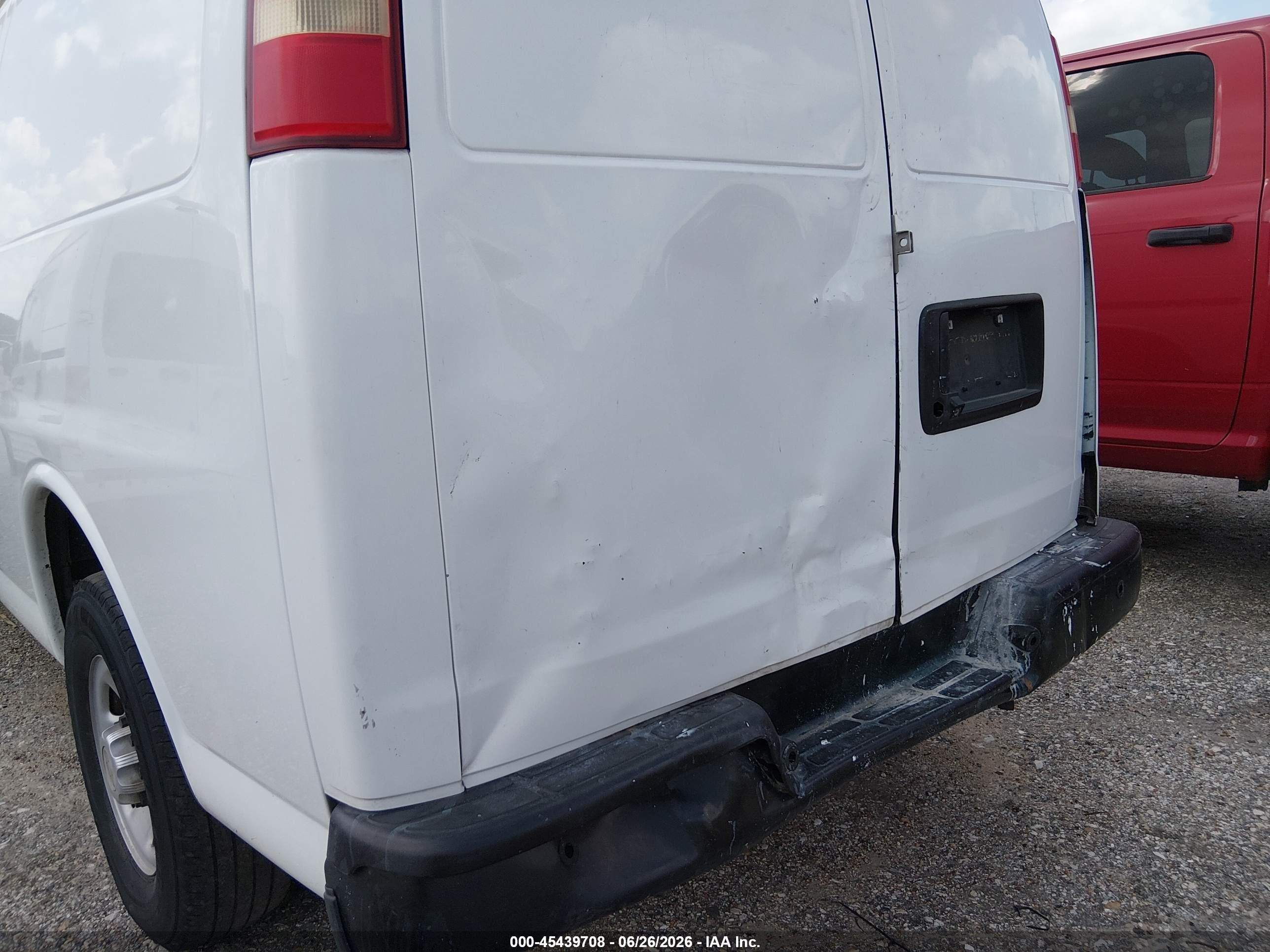 2014 Chevrolet Express 2500 Work Van White vin: 1GCWGFCA1E1209844