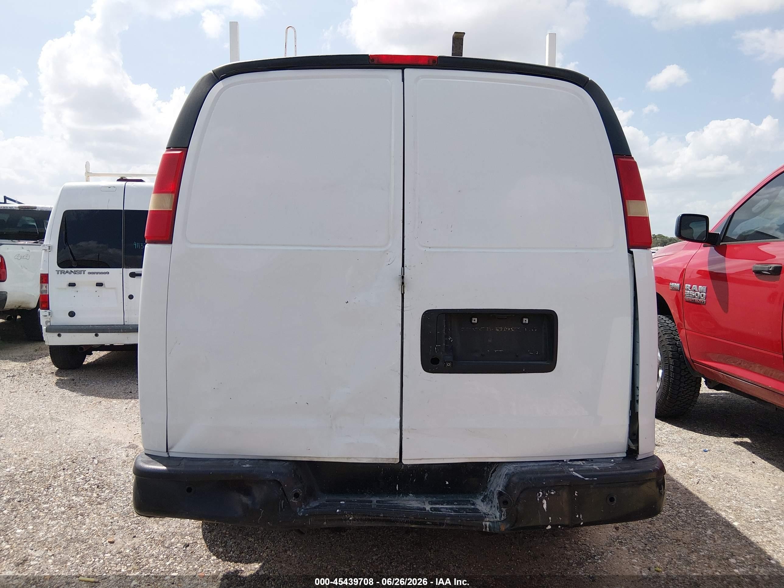 2014 Chevrolet Express 2500 Work Van White vin: 1GCWGFCA1E1209844
