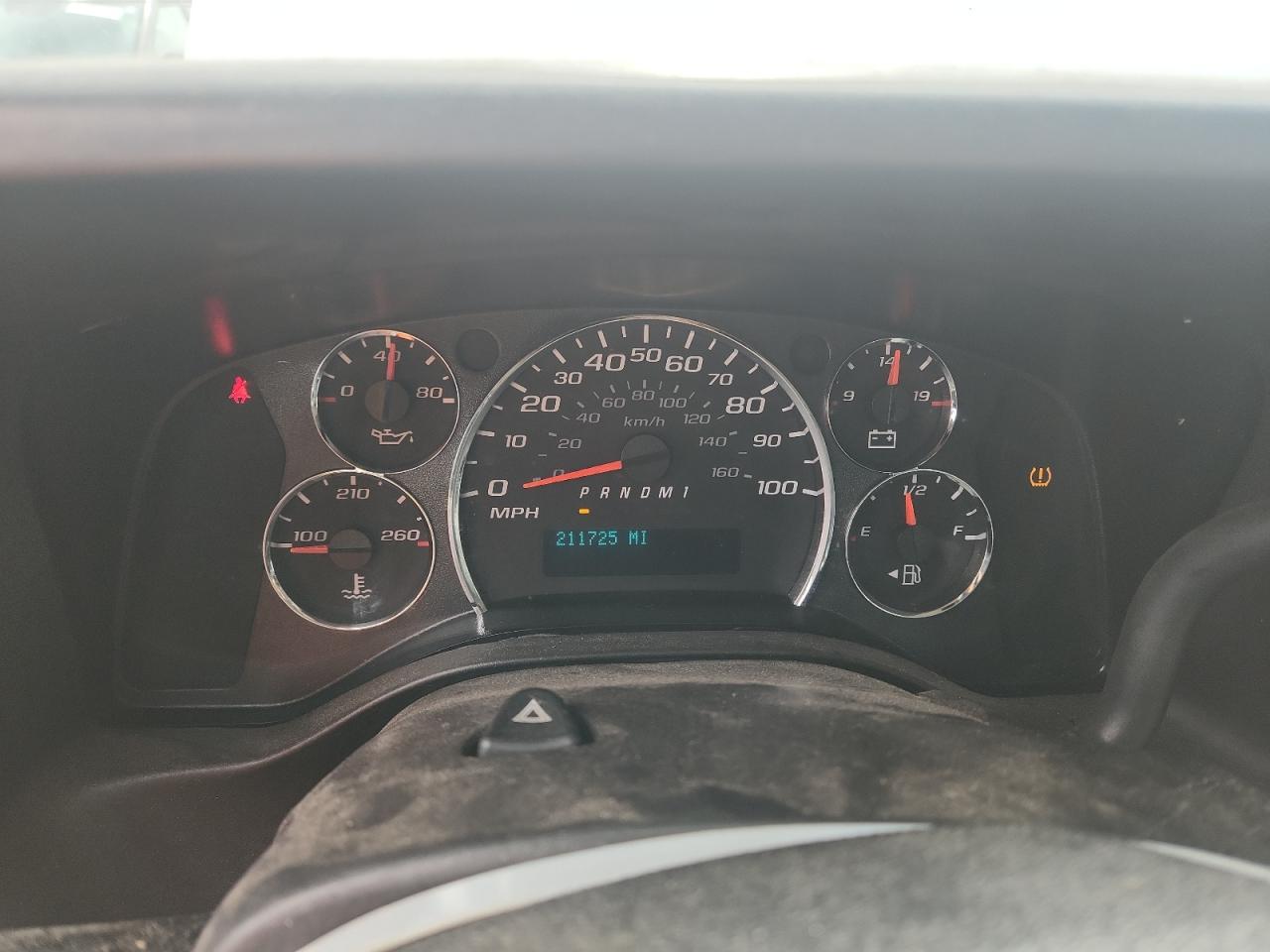 2013 Chevrolet Express G2500 White vin: 1GCWGFCA3D1903322 Damage: Warning - Tire Pressure, On, Unacceptable