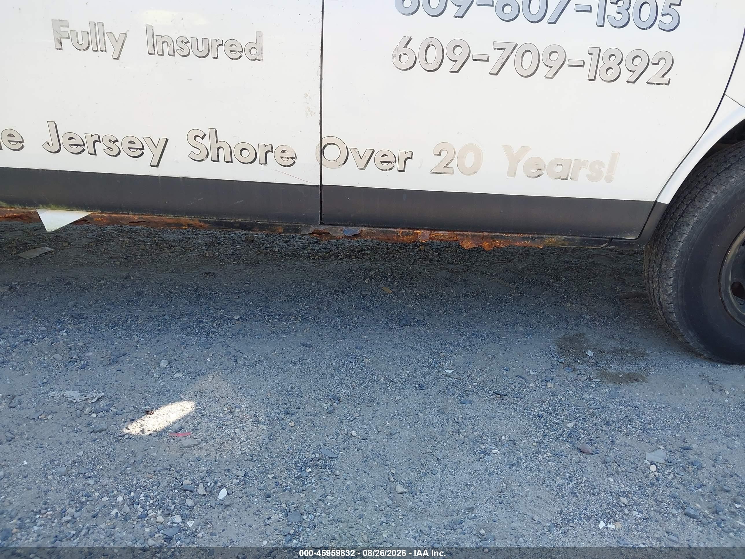 2011 Chevrolet Express 2500 Work Van White vin: 1GCWGFCA4B1100614