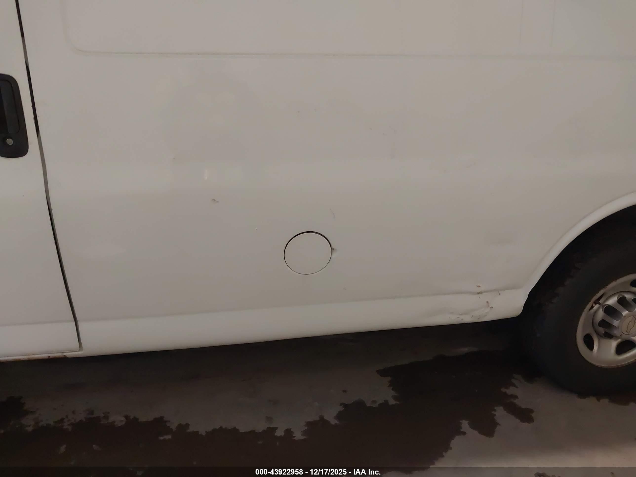 2011 Chevrolet Express 2500 Work Van White vin: 1GCWGFCA4B1125139