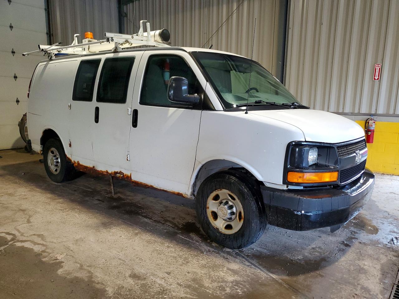 2011 Chevrolet Express G2500 White vin: 1GCWGFCA4B1169870