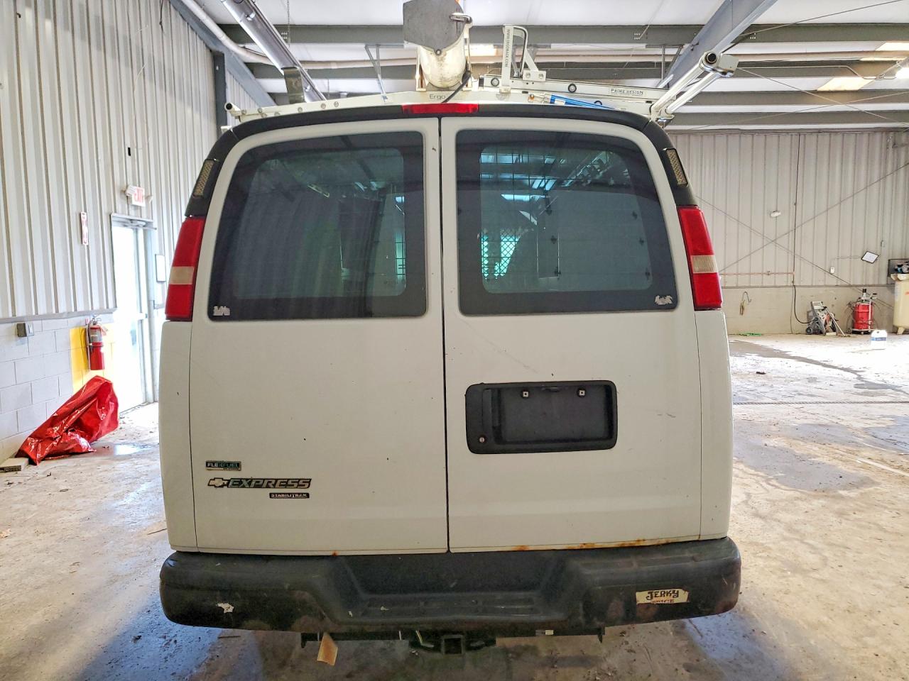 2011 Chevrolet Express G2500 White vin: 1GCWGFCA4B1169870