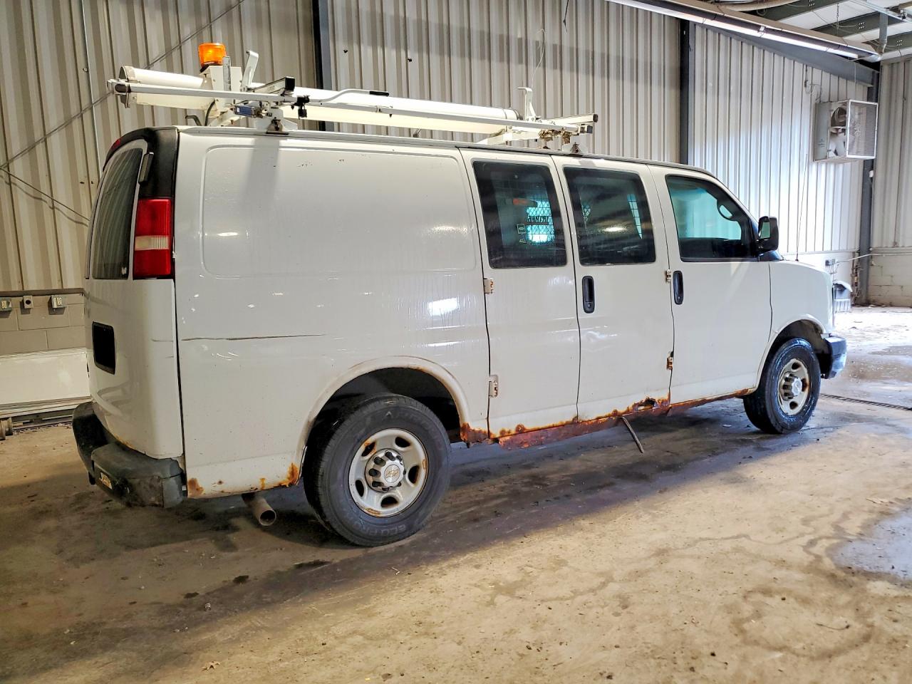 2011 Chevrolet Express G2500 White vin: 1GCWGFCA4B1169870