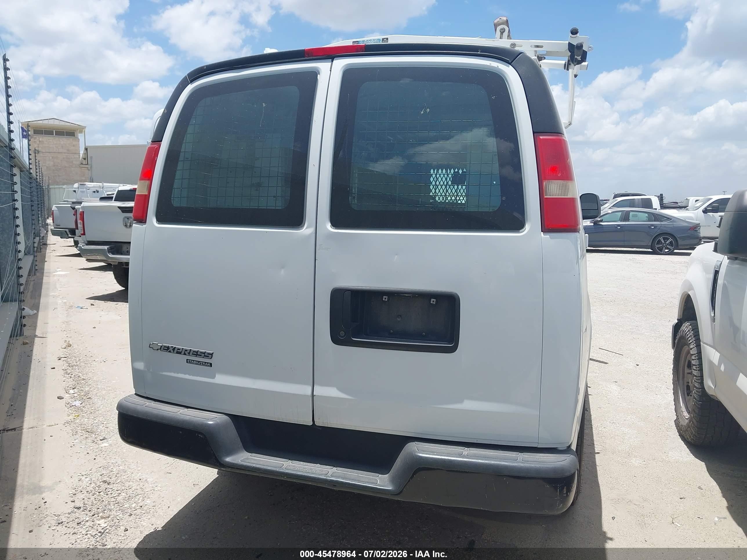 2014 Chevrolet Express 2500 Work Van White vin: 1GCWGFCA4E1140339
