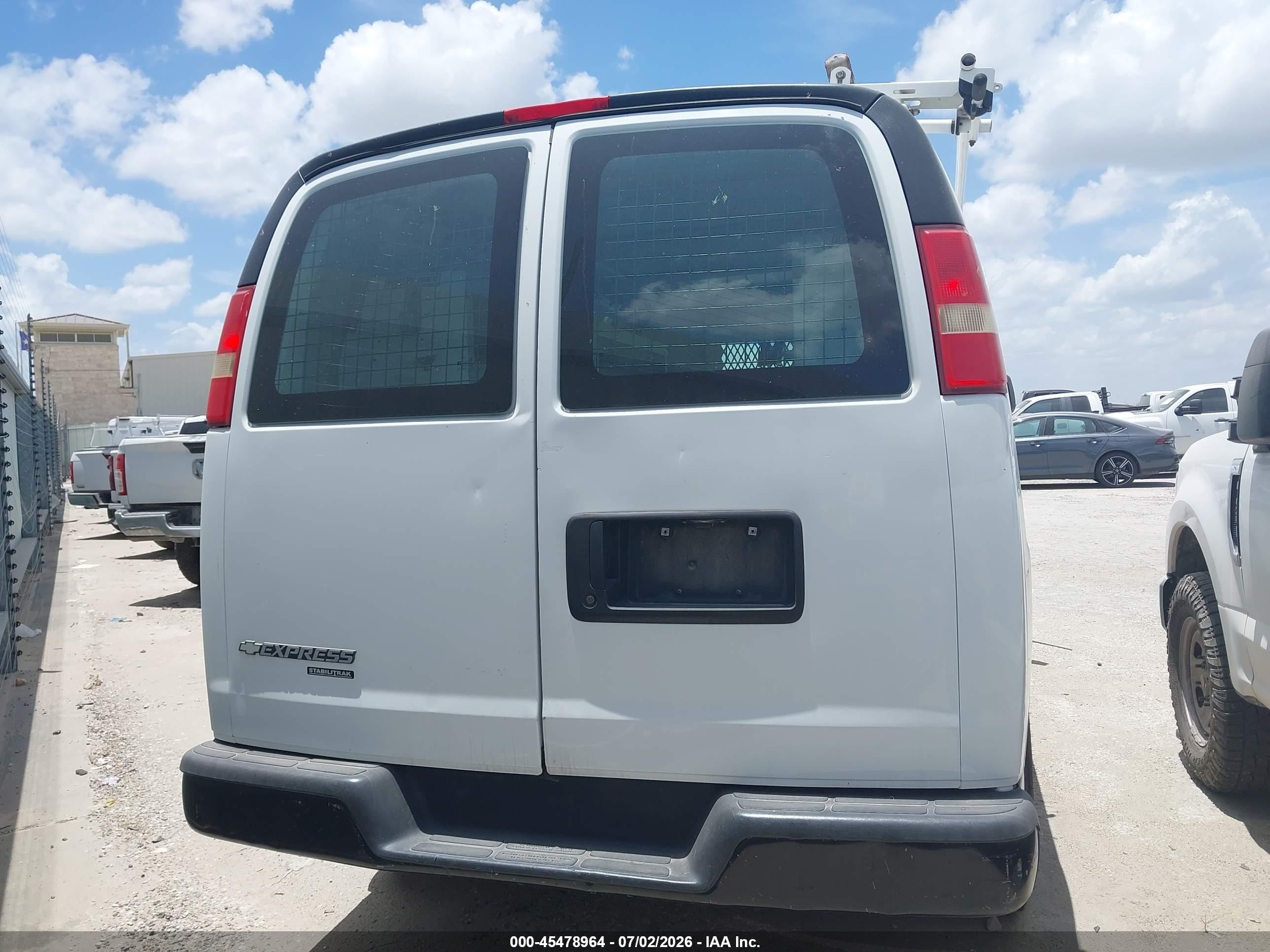 2014 Chevrolet Express 2500 Work Van White vin: 1GCWGFCA4E1140339