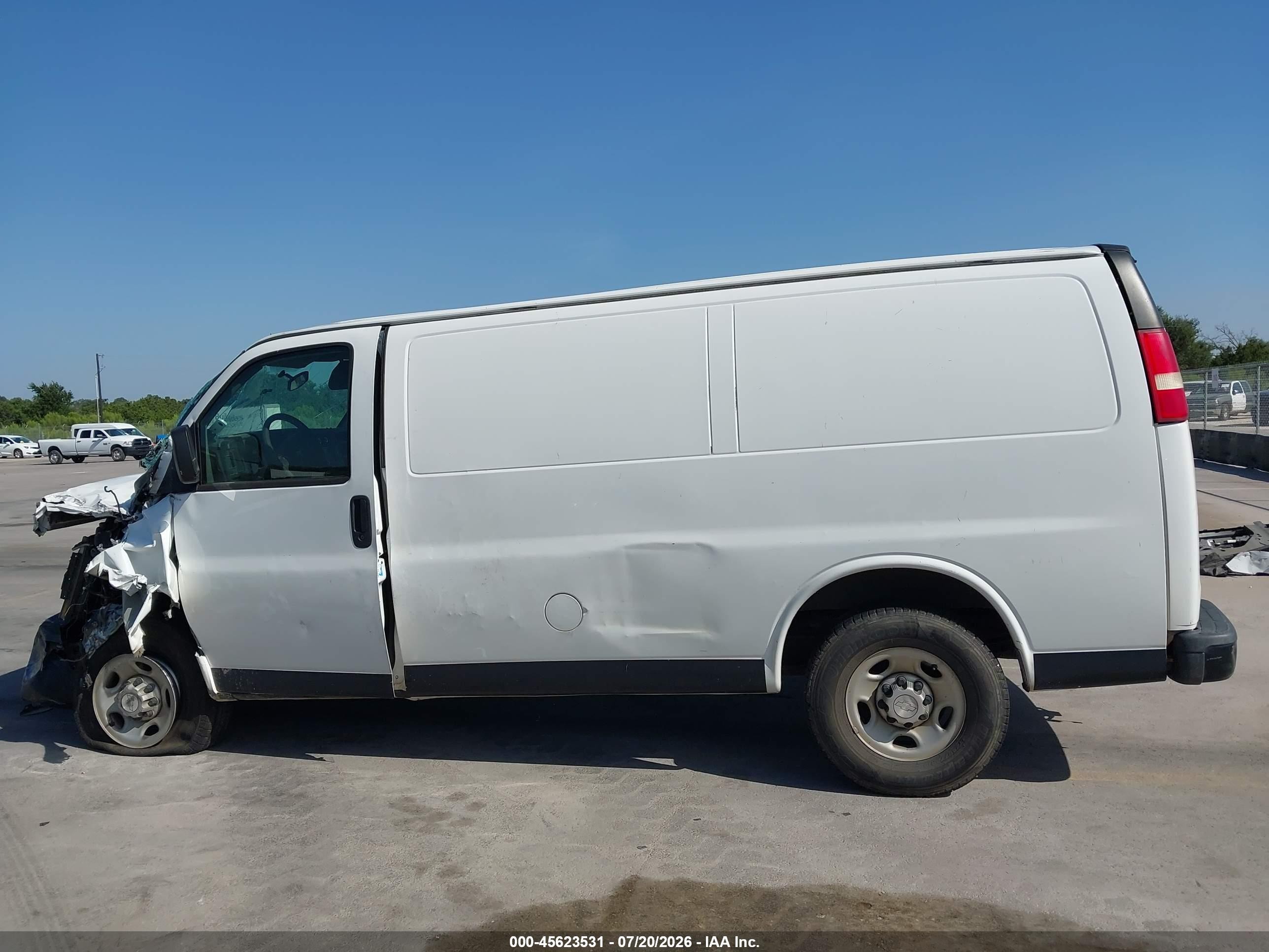 2014 Chevrolet Express 2500 Work Van White vin: 1GCWGFCA4E1207831