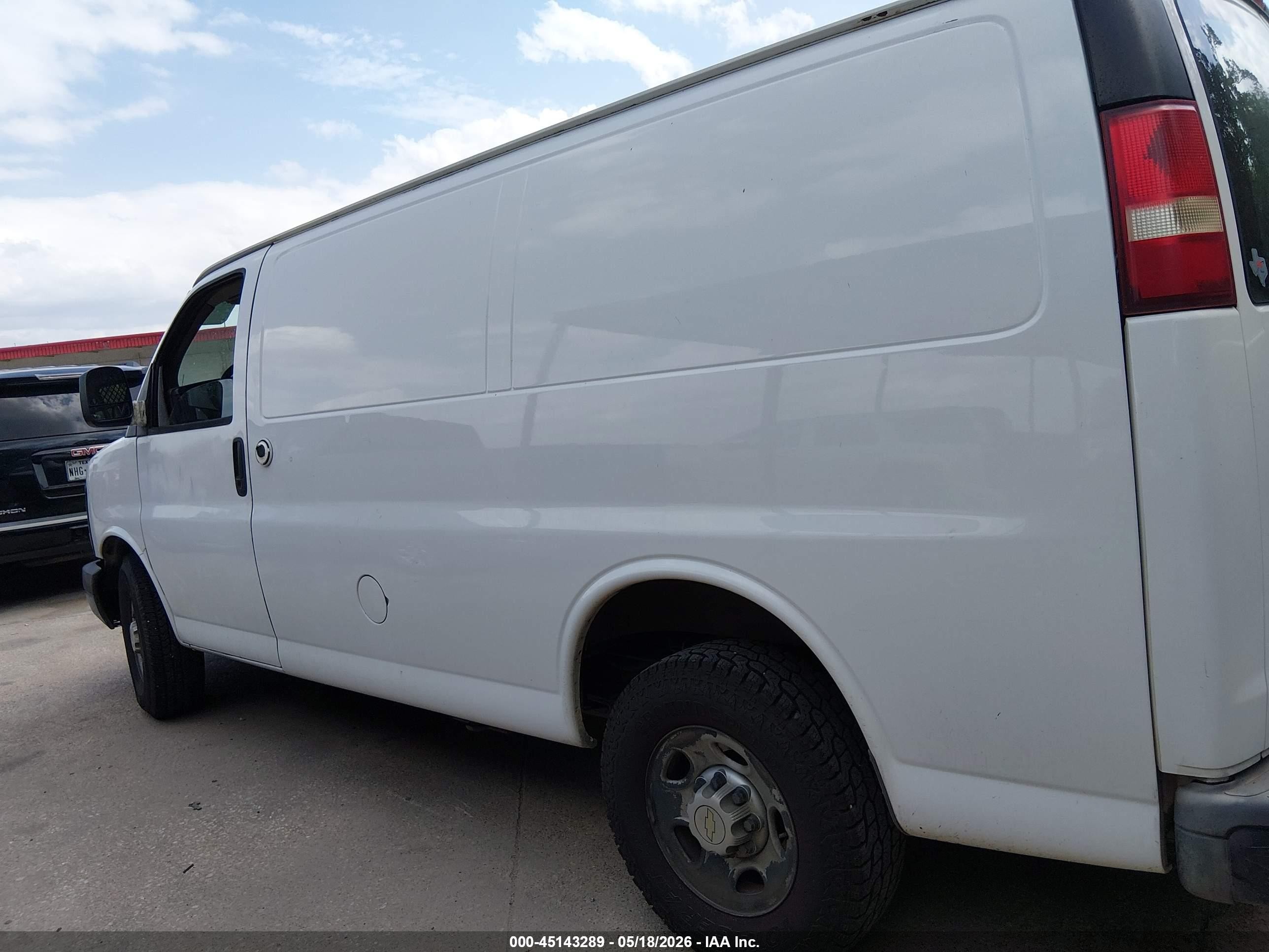 2013 Chevrolet Express 2500 Work Van White vin: 1GCWGFCA5D1192352