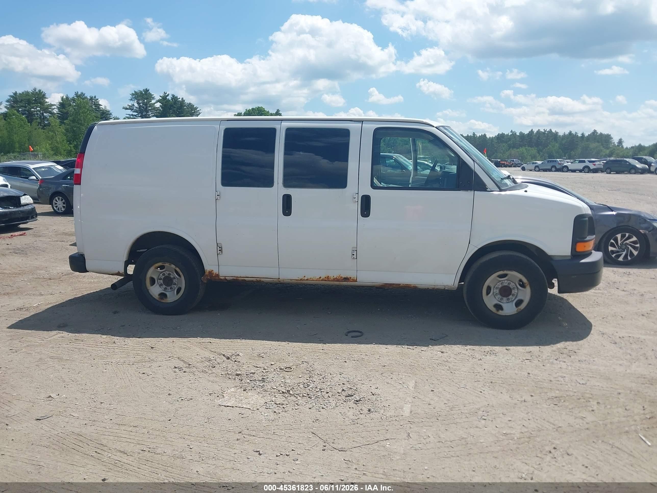 2013 Chevrolet Express 2500 Work Van White vin: 1GCWGFCA6D1120785