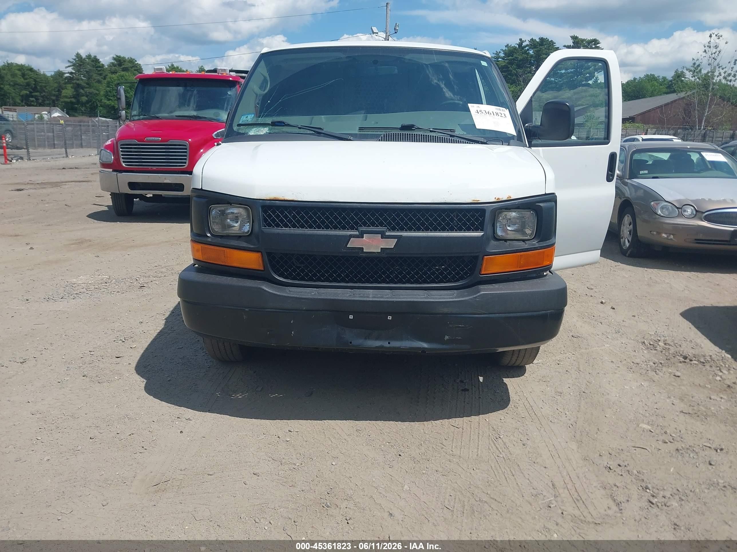 2013 Chevrolet Express 2500 Work Van White vin: 1GCWGFCA6D1120785