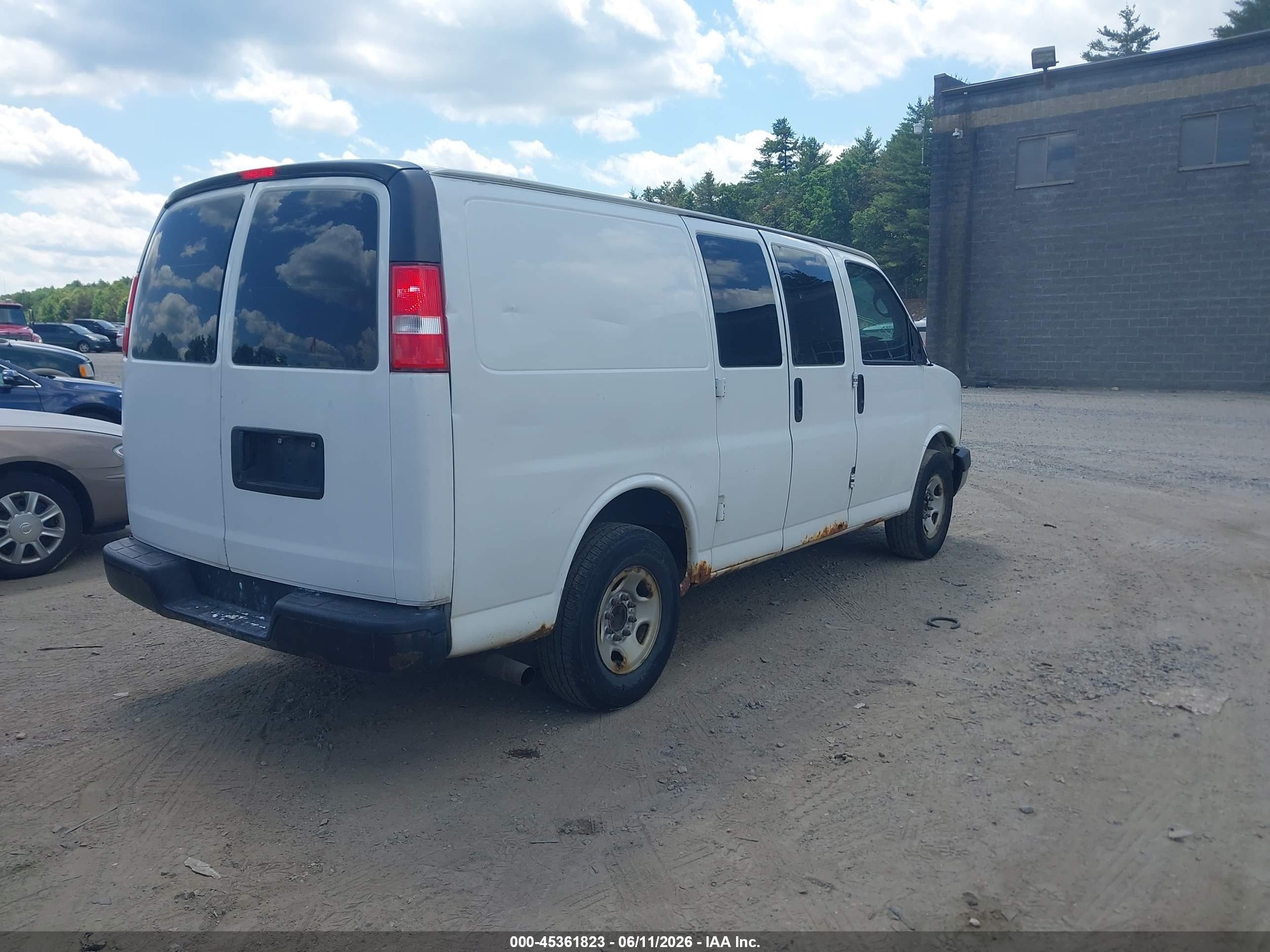 2013 Chevrolet Express 2500 Work Van White vin: 1GCWGFCA6D1120785