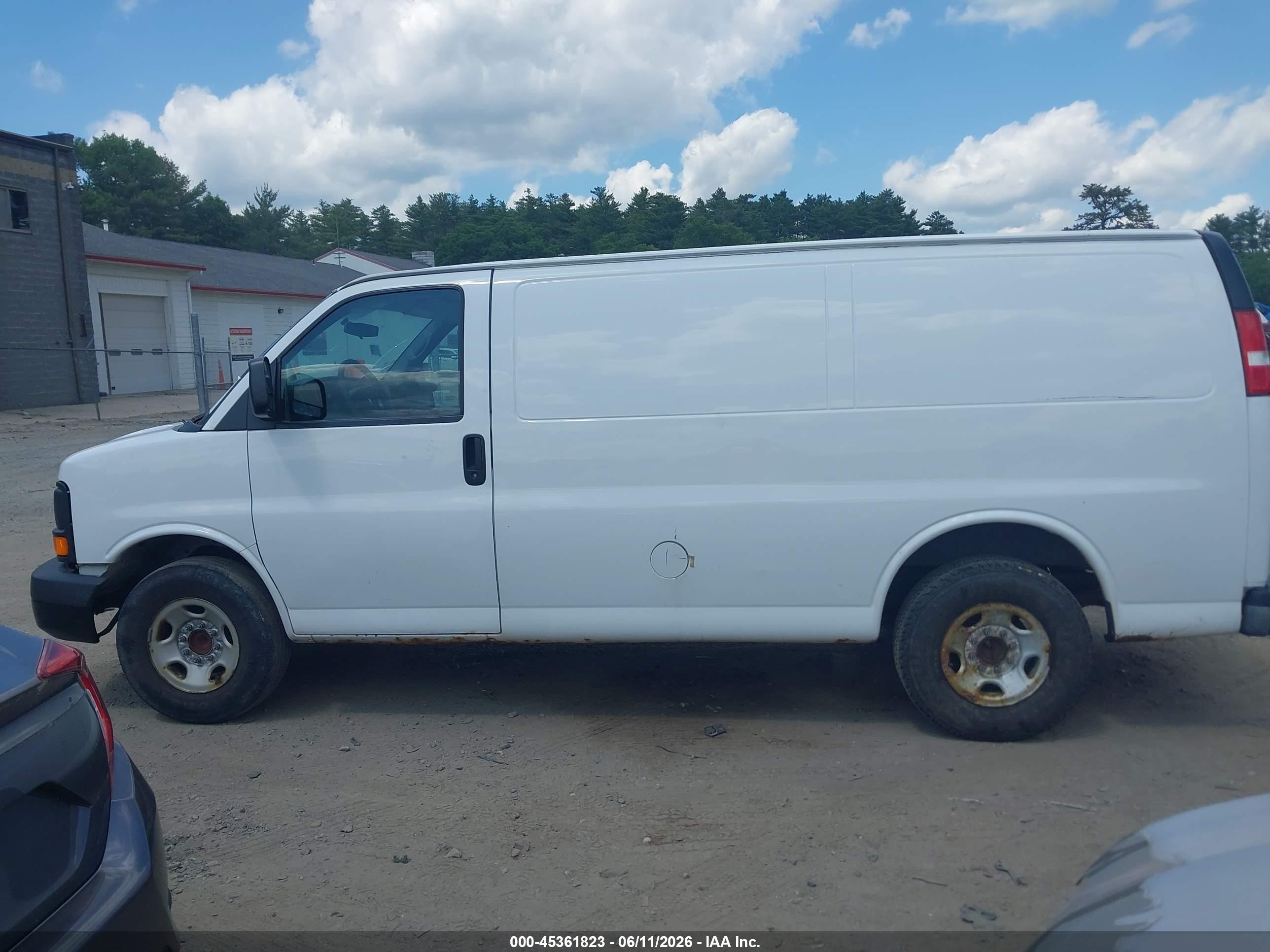 2013 Chevrolet Express 2500 Work Van White vin: 1GCWGFCA6D1120785
