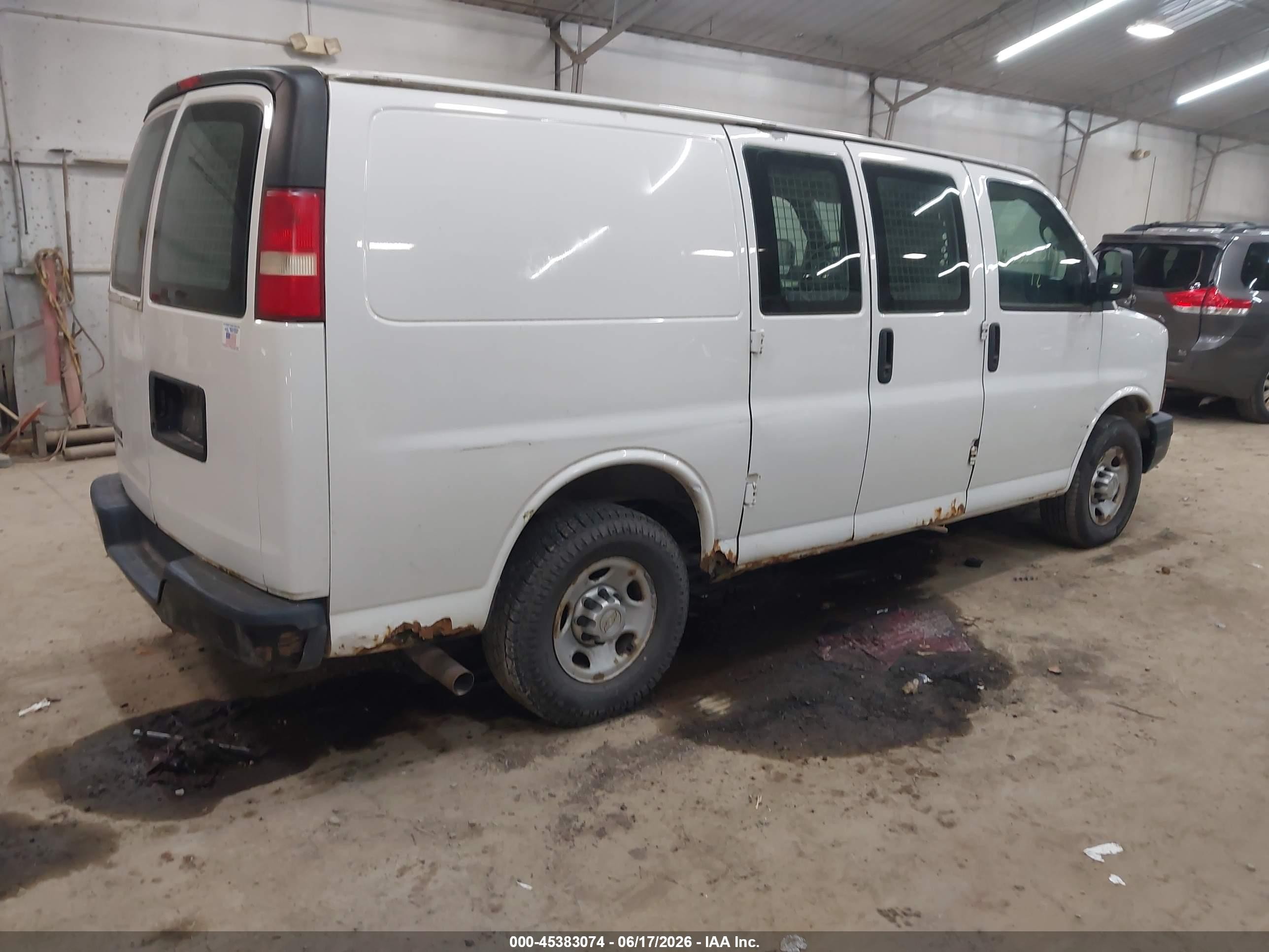 2012 Chevrolet Express 2500 Work Van White vin: 1GCWGFCA7C1152546