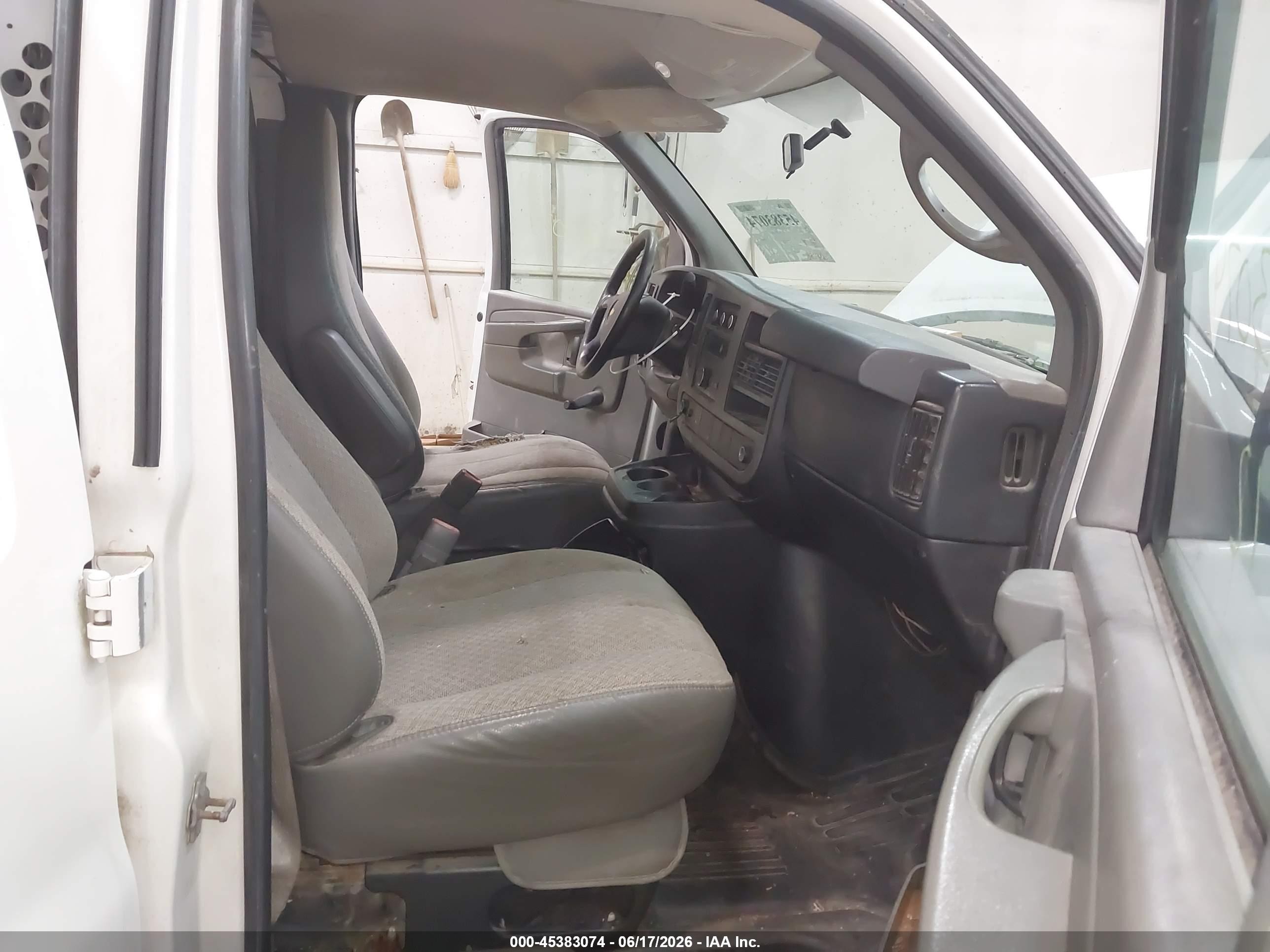 2012 Chevrolet Express 2500 Work Van White vin: 1GCWGFCA7C1152546