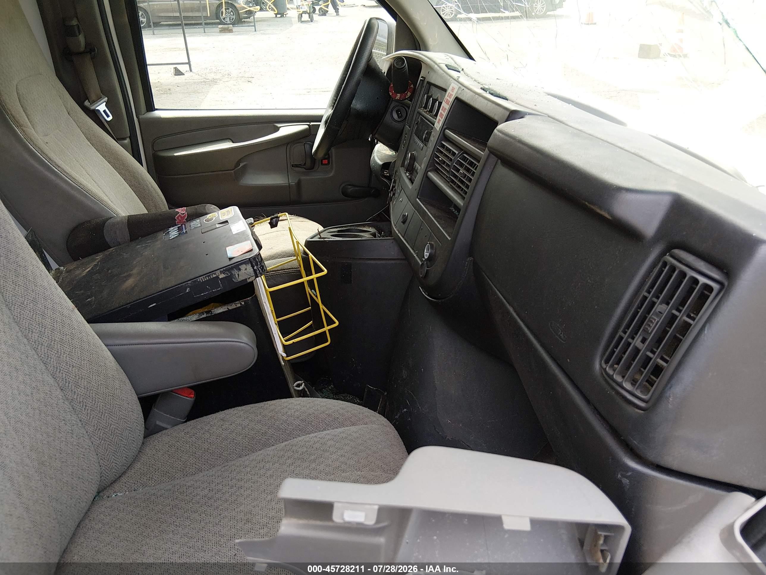 2012 Chevrolet Express 2500 Work Van White vin: 1GCWGFCA7C1197387