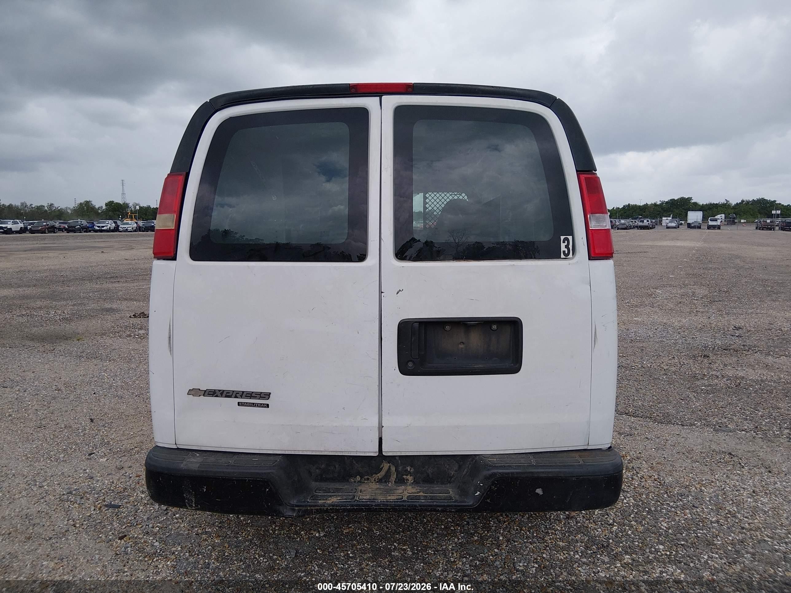 2013 Chevrolet Express 2500 Work Van White vin: 1GCWGFCA7D1184446