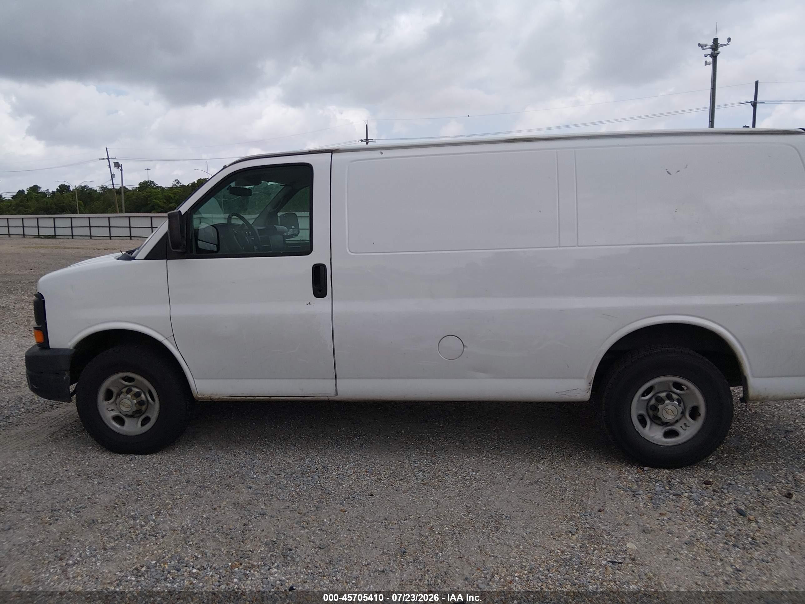 2013 Chevrolet Express 2500 Work Van White vin: 1GCWGFCA7D1184446