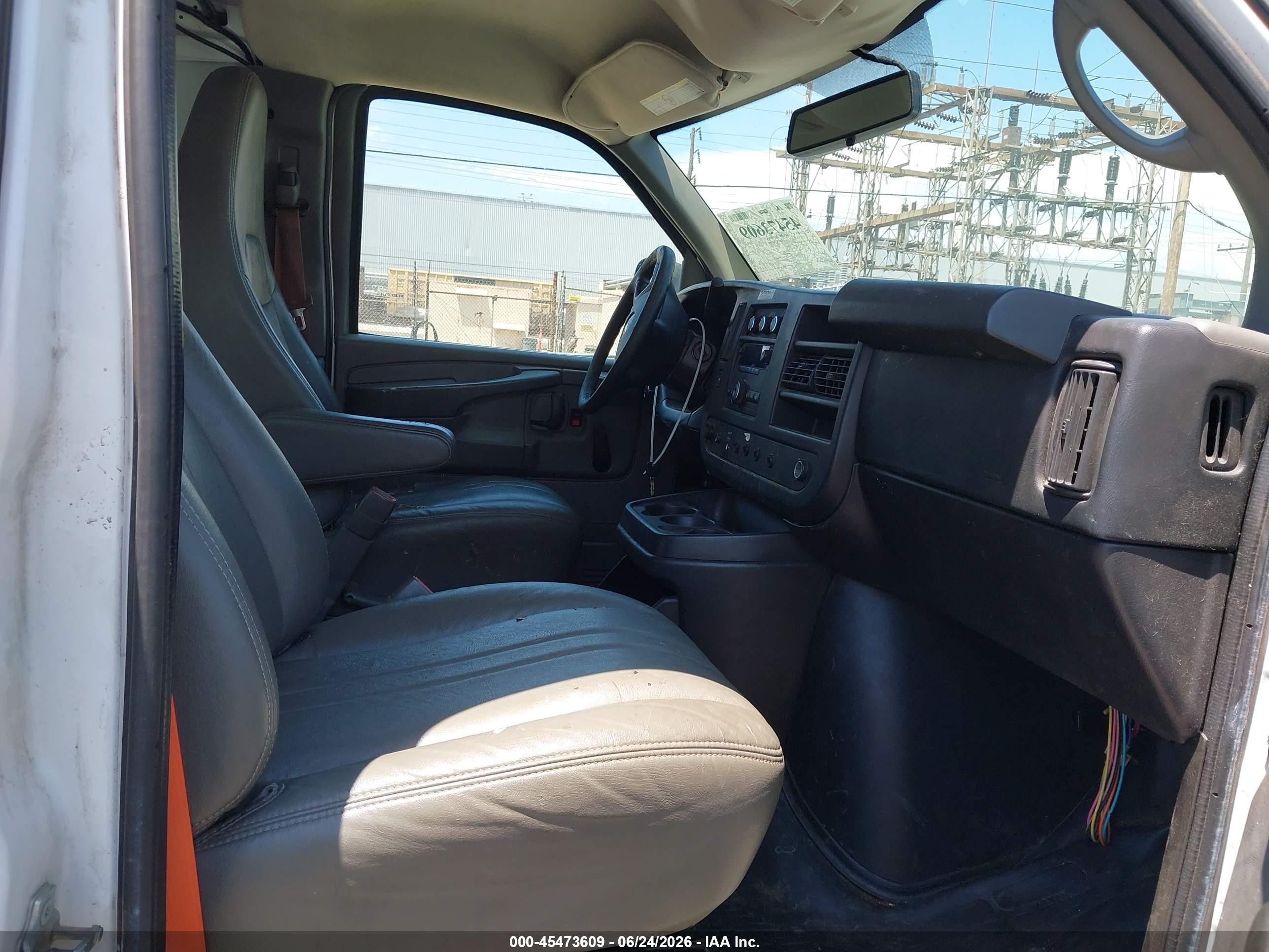 2013 Chevrolet Express 2500 Work Van White vin: 1GCWGFCA7D1903551