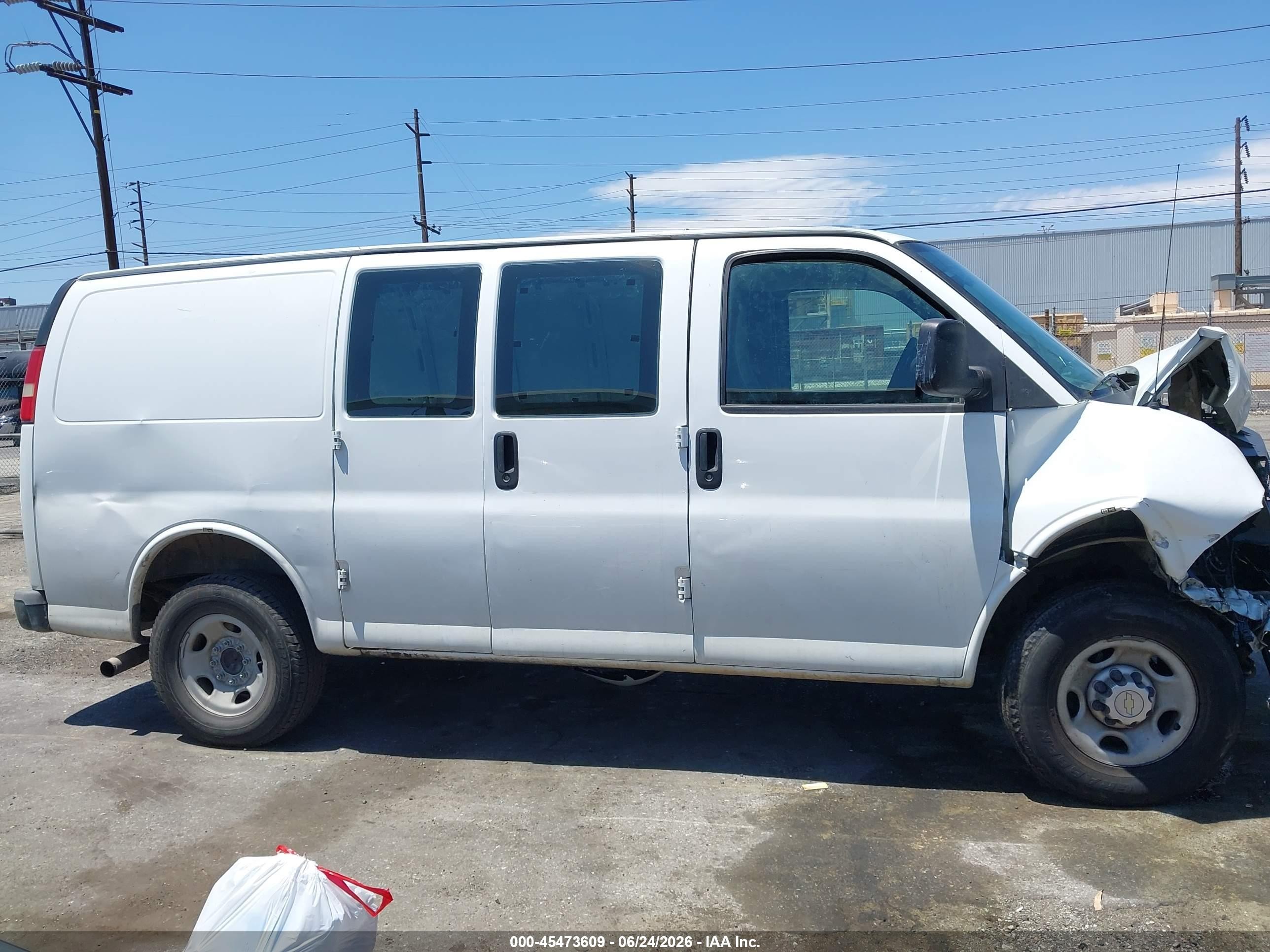 2013 Chevrolet Express 2500 Work Van White vin: 1GCWGFCA7D1903551