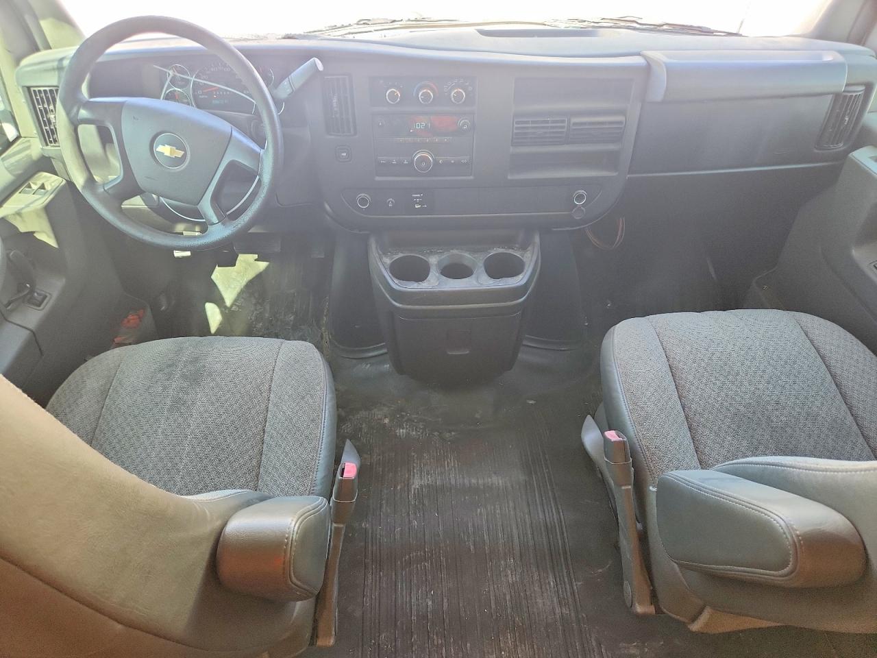 2014 Chevrolet Express G2500 White vin: 1GCWGFCA7E1211209