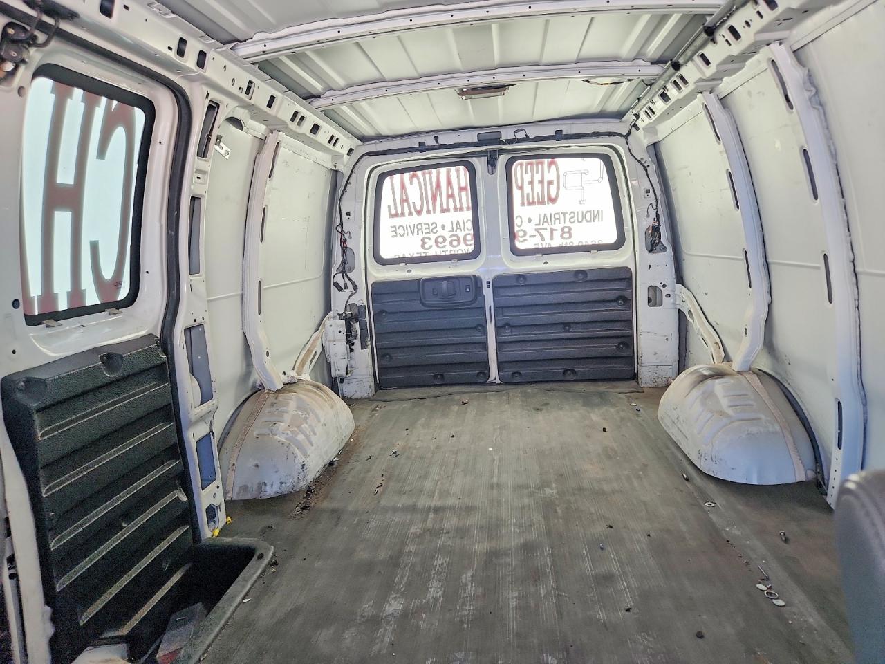 2014 Chevrolet Express G2500 White vin: 1GCWGFCA7E1211209