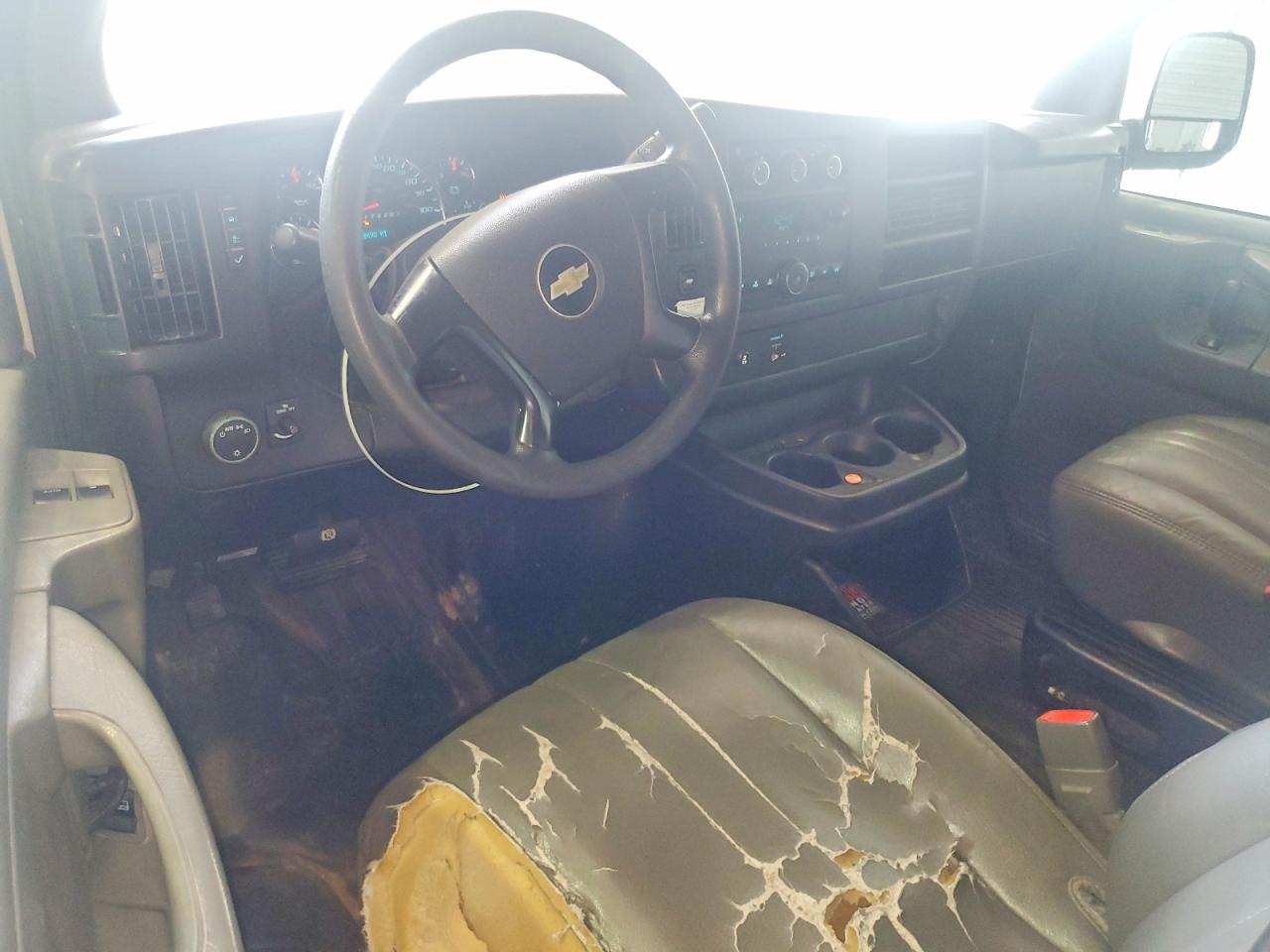2012 Chevrolet Express G2500 White vin: 1GCWGFCA8C1131446
