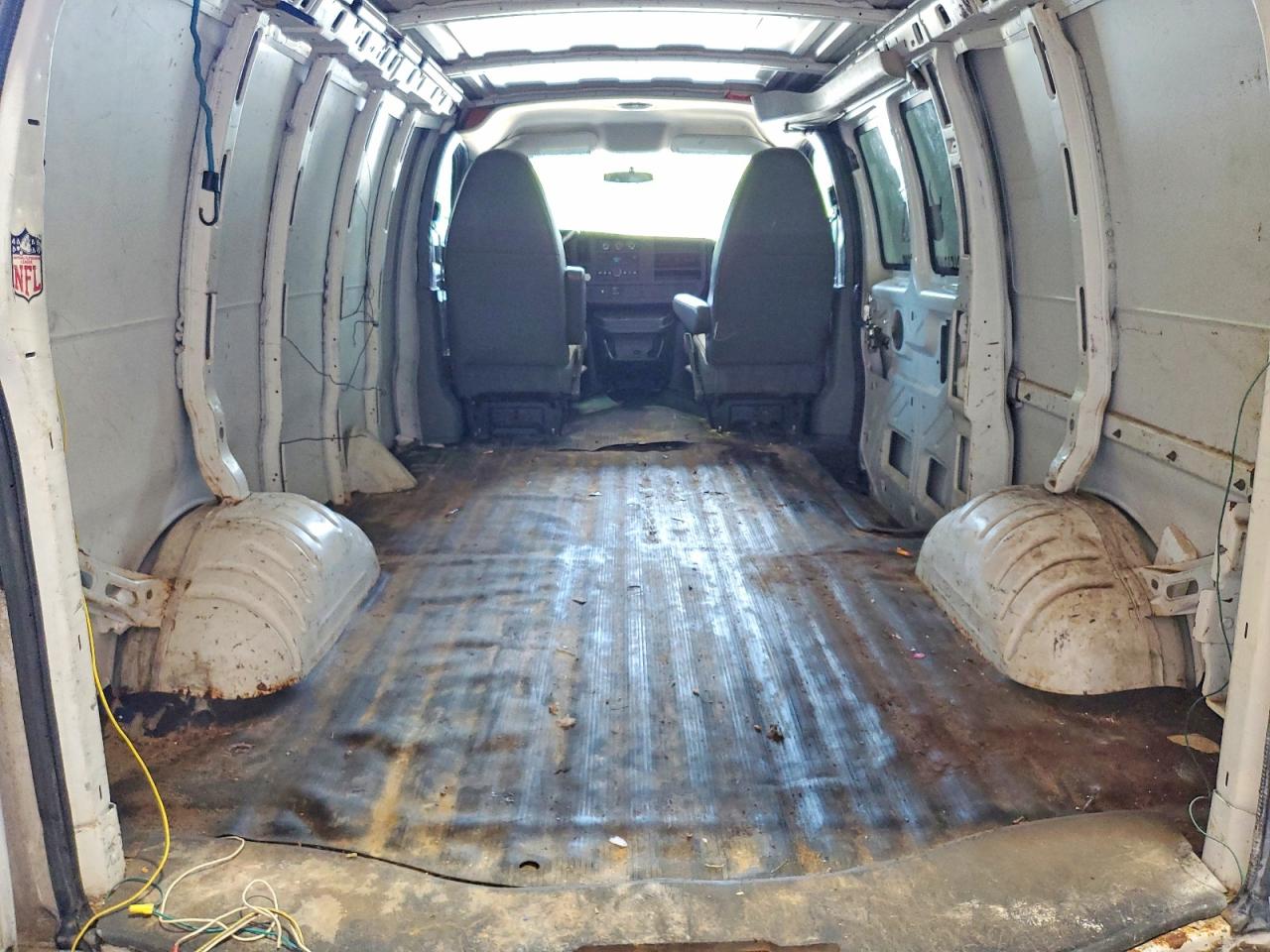 2012 Chevrolet Express G2500 White vin: 1GCWGFCA8C1131446