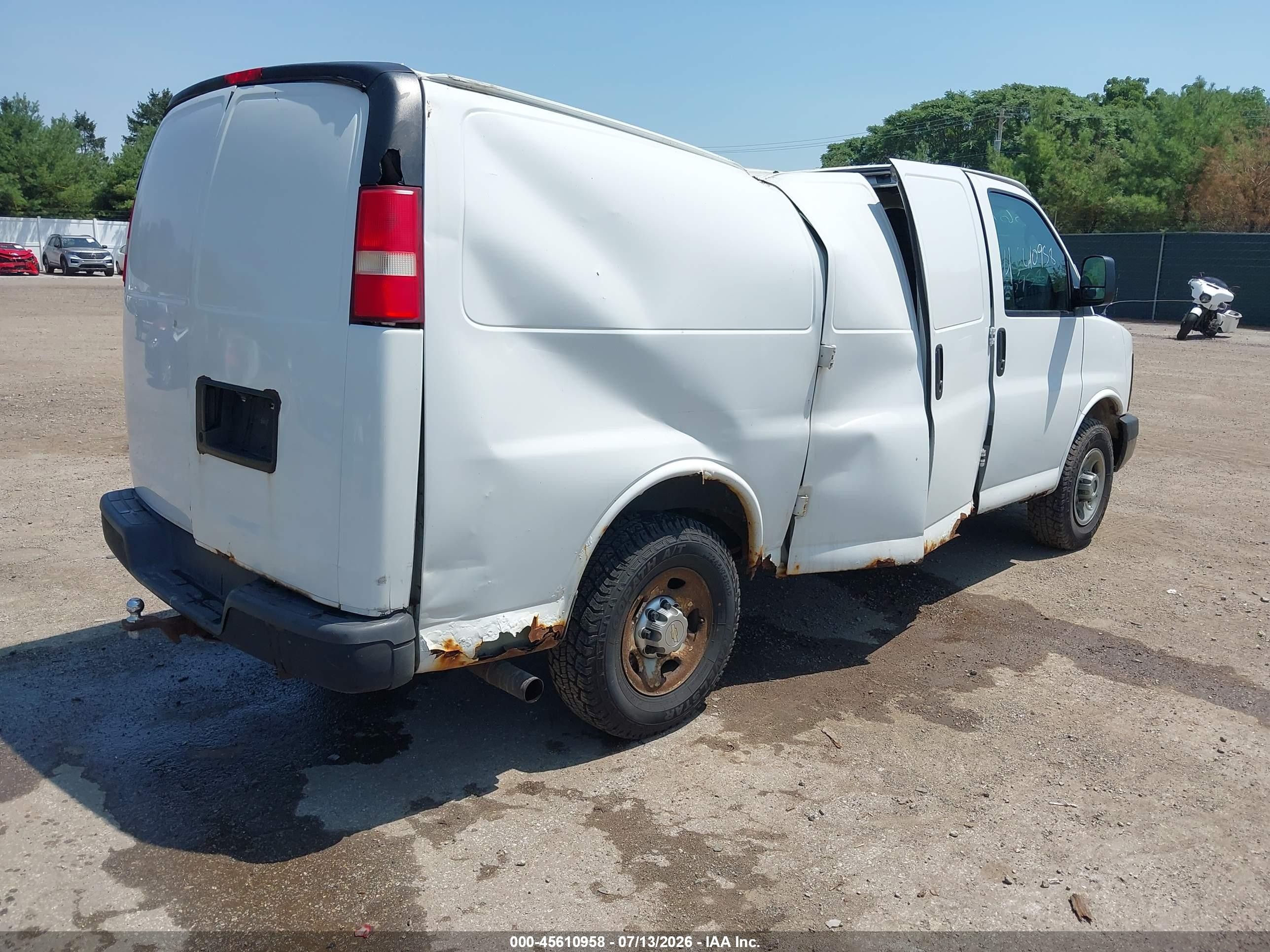 2012 Chevrolet Express 2500 Work Van White vin: 1GCWGFCA8C1163426