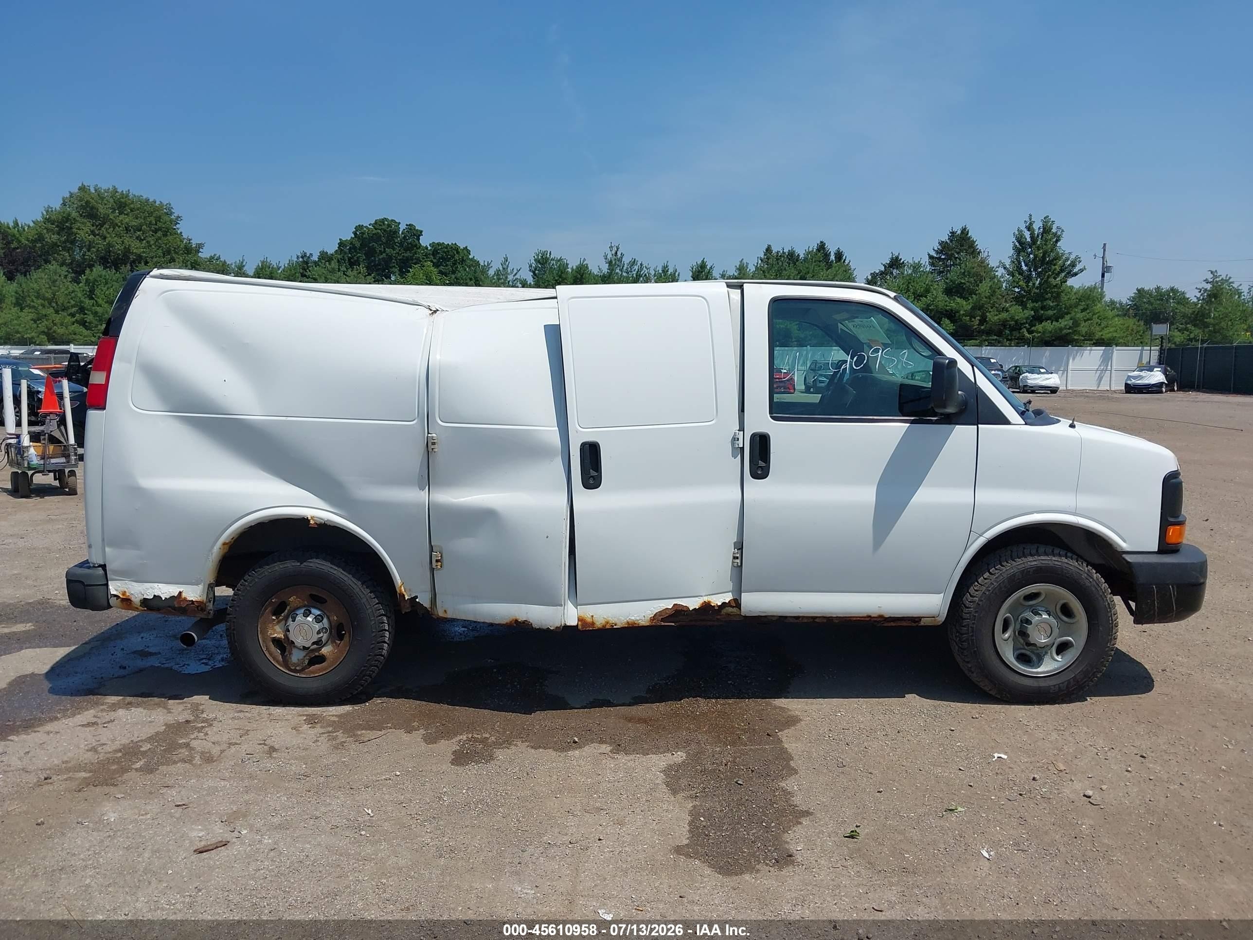 2012 Chevrolet Express 2500 Work Van White vin: 1GCWGFCA8C1163426