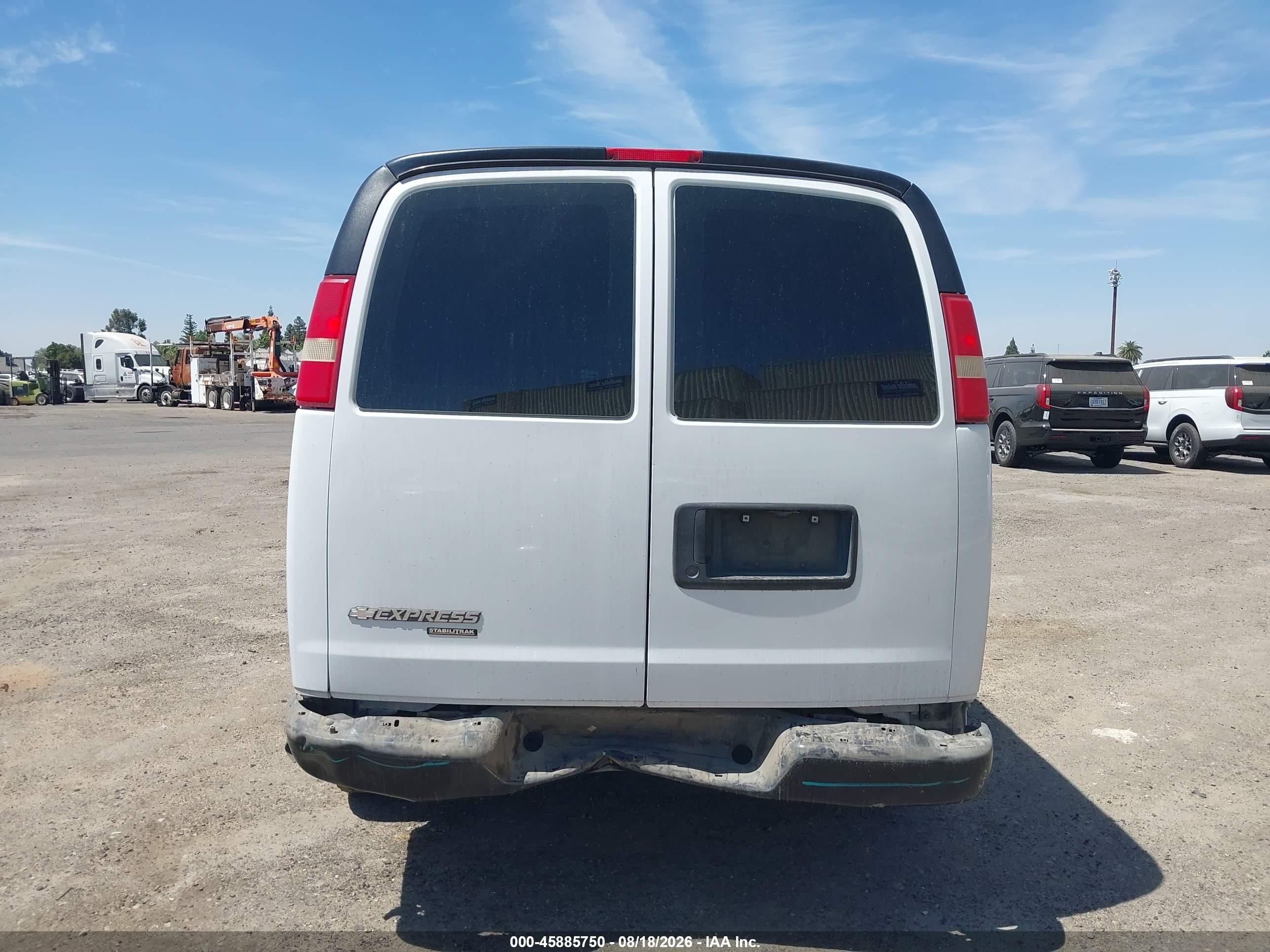 2014 Chevrolet Express 2500 Work Van White vin: 1GCWGFCA8E1182657