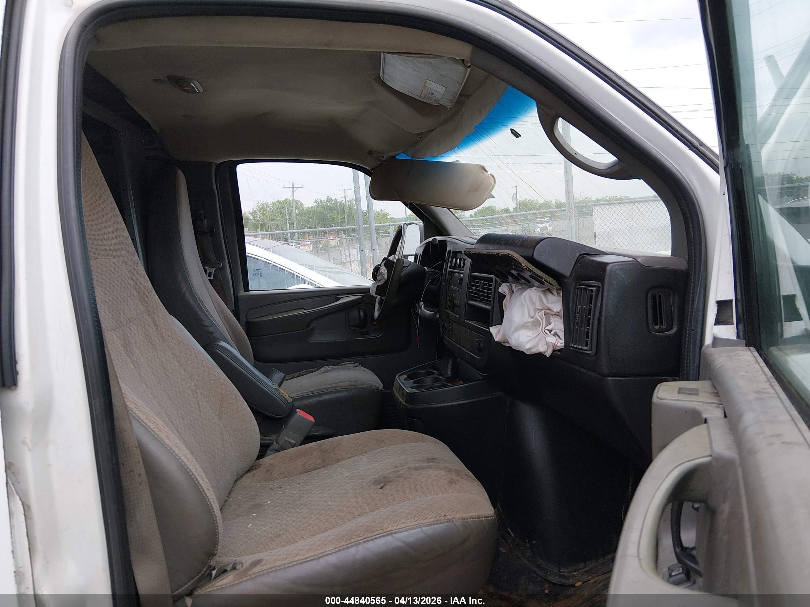 2012 Chevrolet Express 2500 Work Van White vin: 1GCWGFCA9C1178954