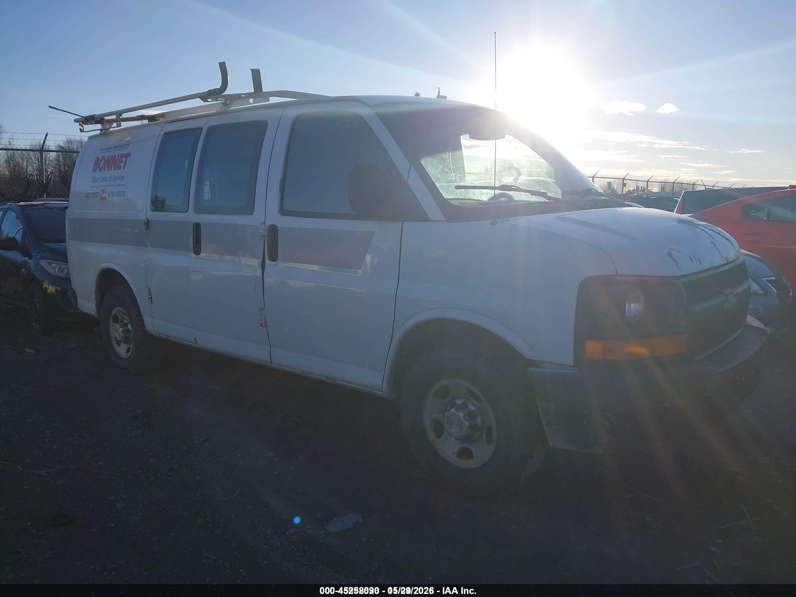 2011 Chevrolet Express 2500 Work Van White vin: 1GCWGFCAXB1184518