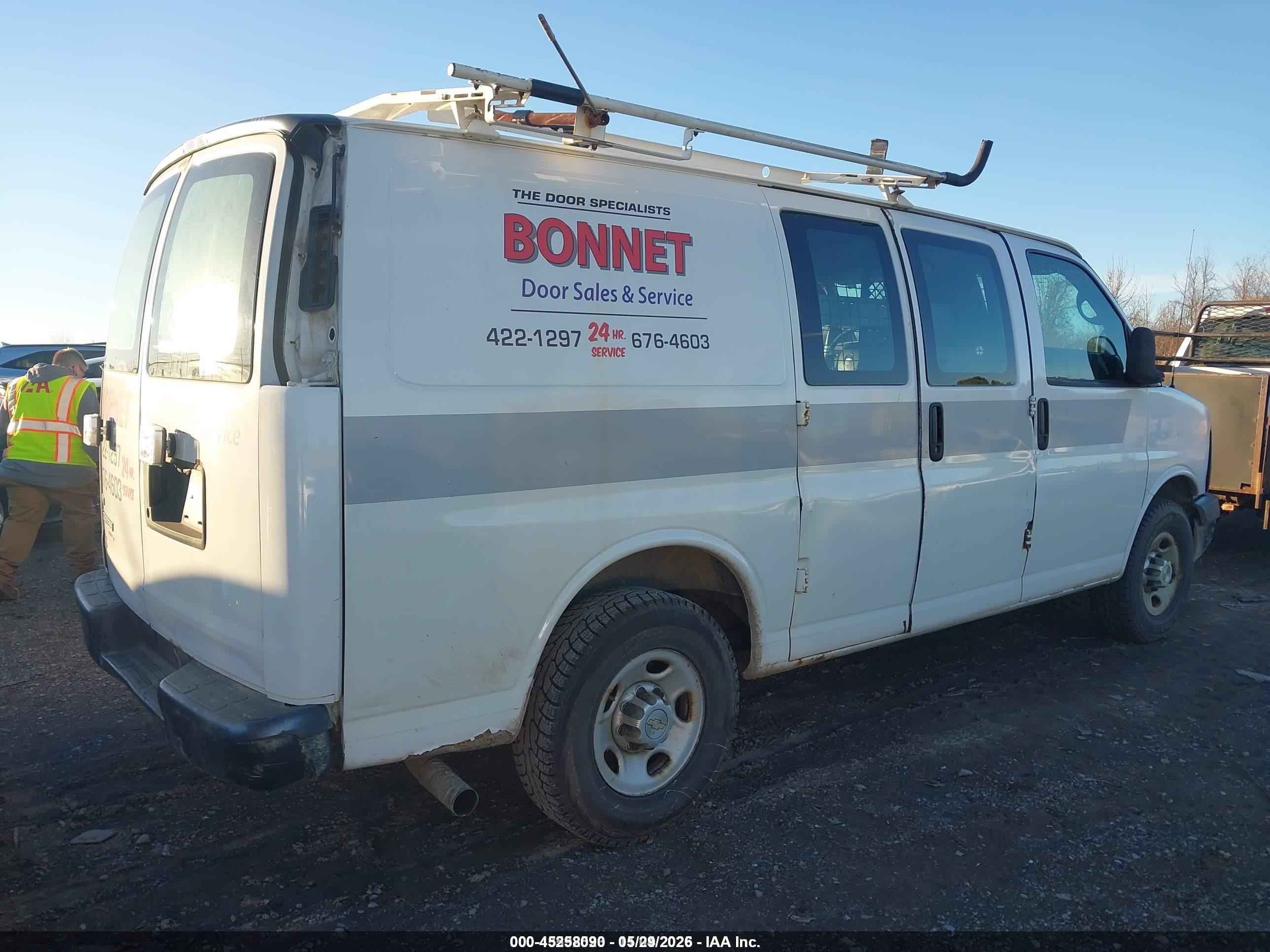 2011 Chevrolet Express 2500 Work Van White vin: 1GCWGFCAXB1184518