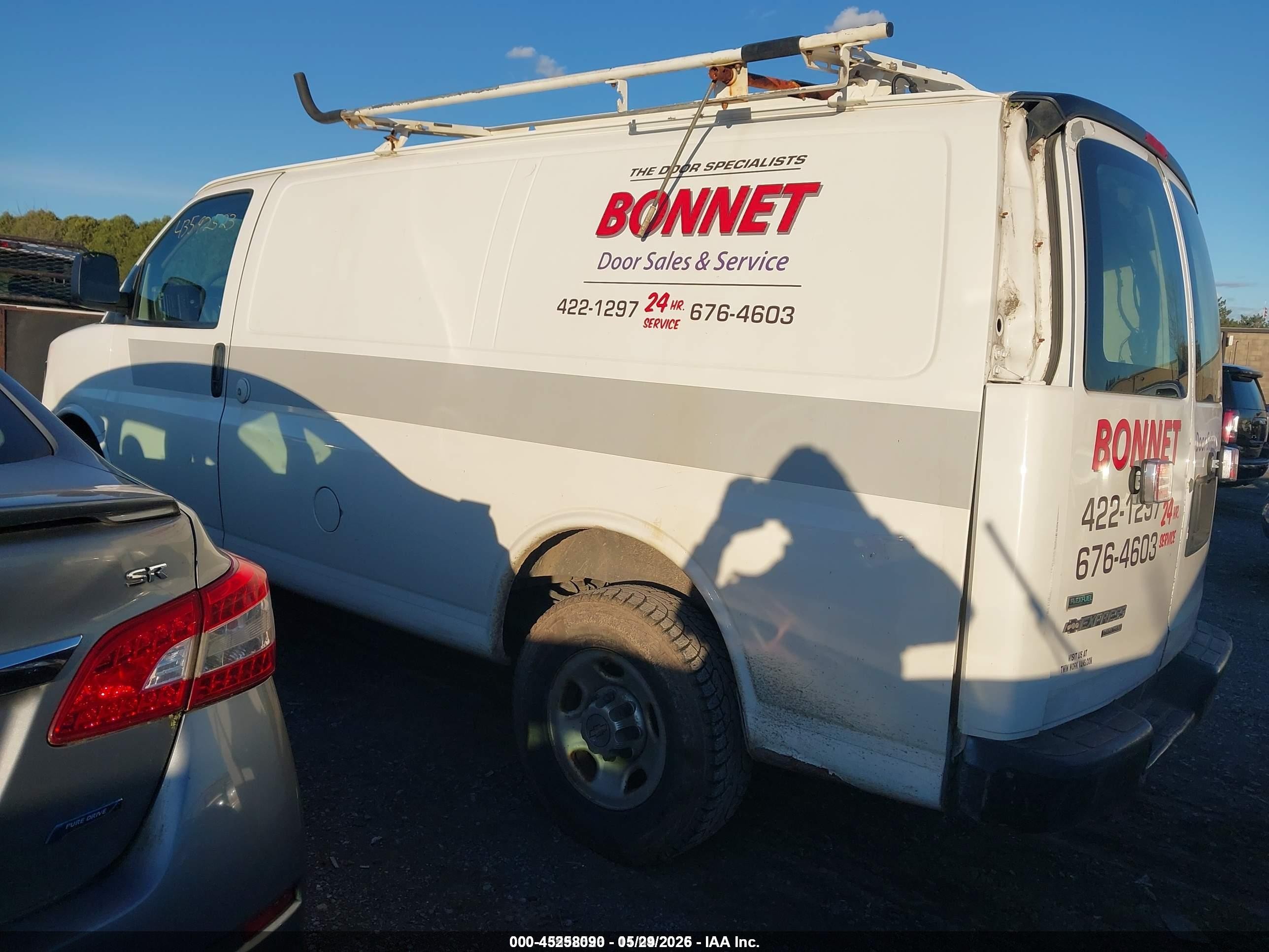 2011 Chevrolet Express 2500 Work Van White vin: 1GCWGFCAXB1184518