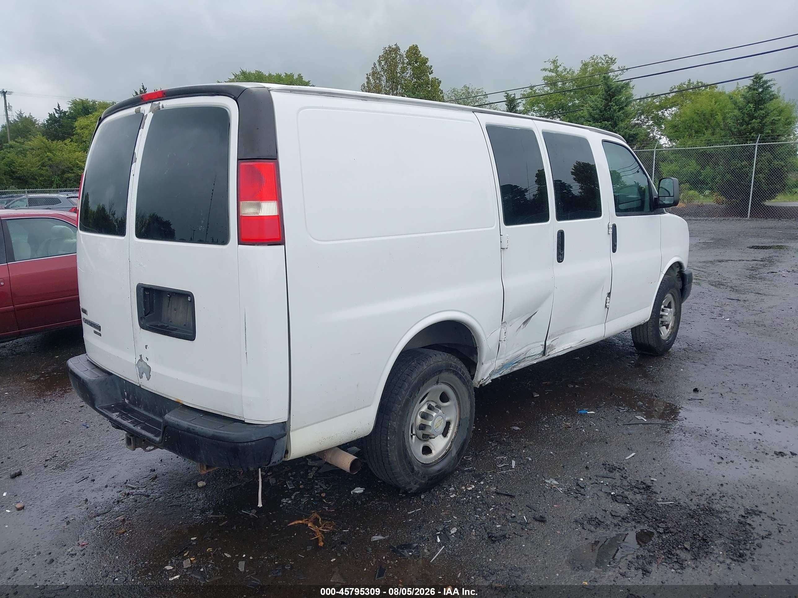 2012 Chevrolet Express 2500 Work Van White vin: 1GCWGFCAXC1118181