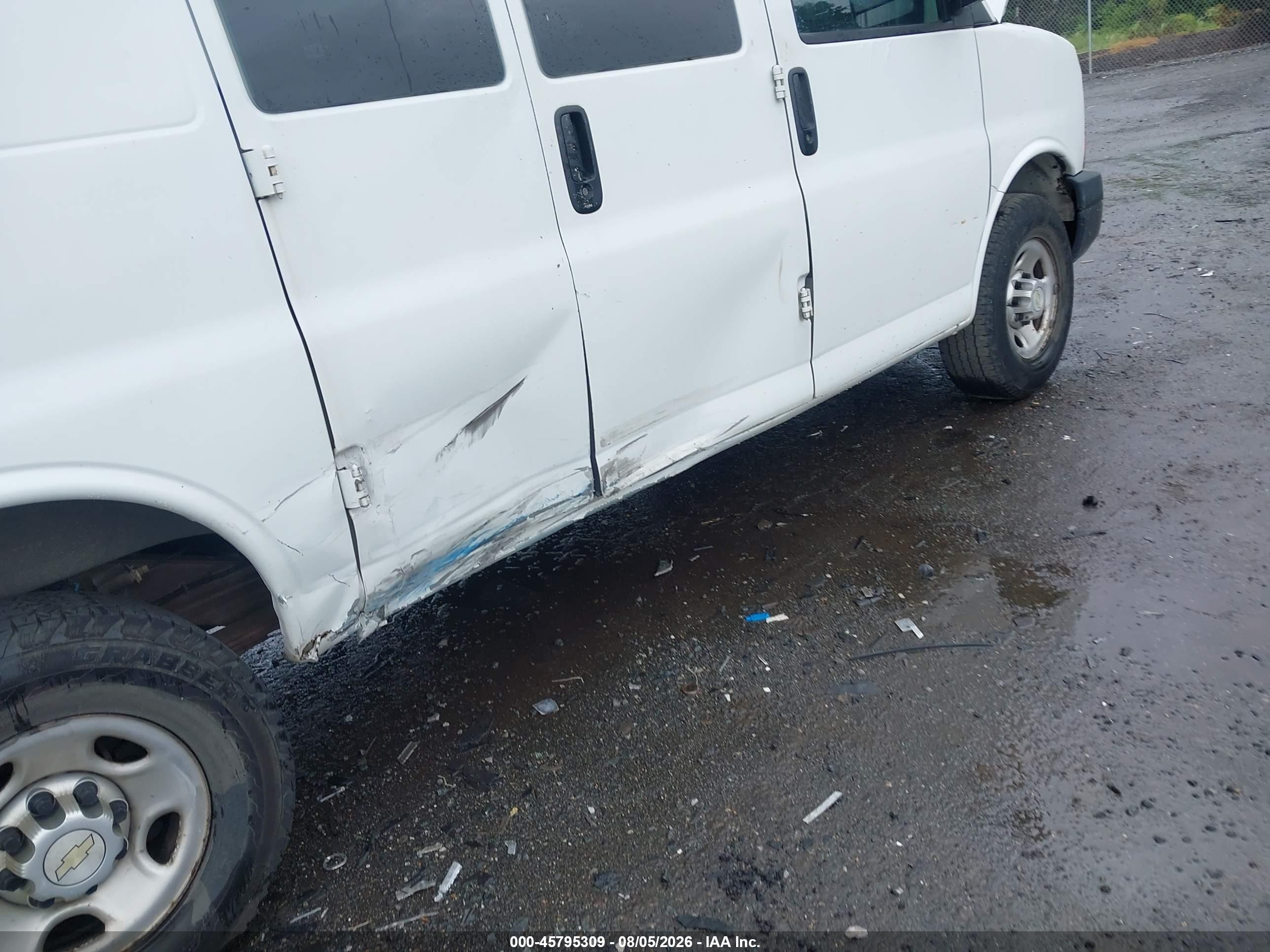 2012 Chevrolet Express 2500 Work Van White vin: 1GCWGFCAXC1118181