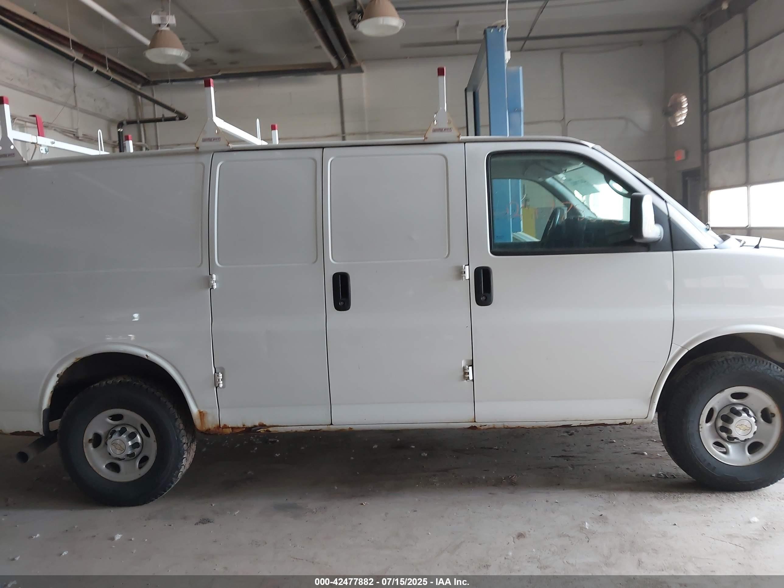 2012 Chevrolet Express 2500 Work Van White vin: 1GCWGFCAXC1180972