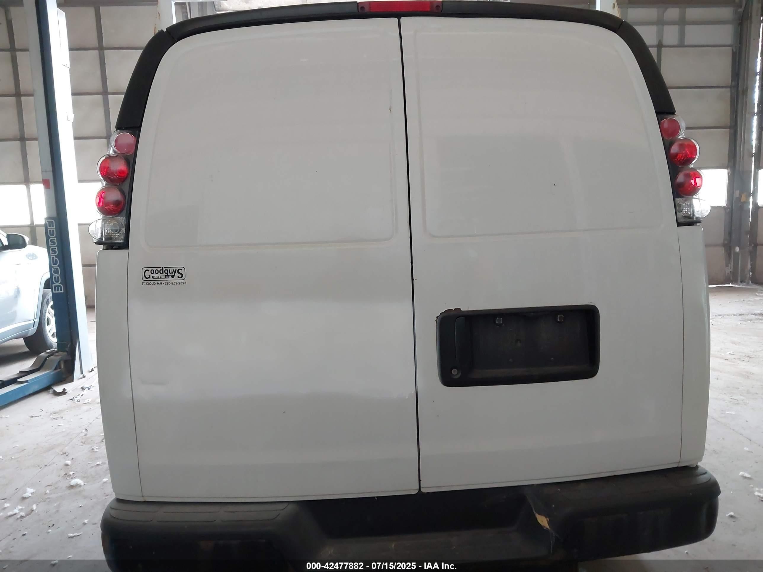 2012 Chevrolet Express 2500 Work Van White vin: 1GCWGFCAXC1180972