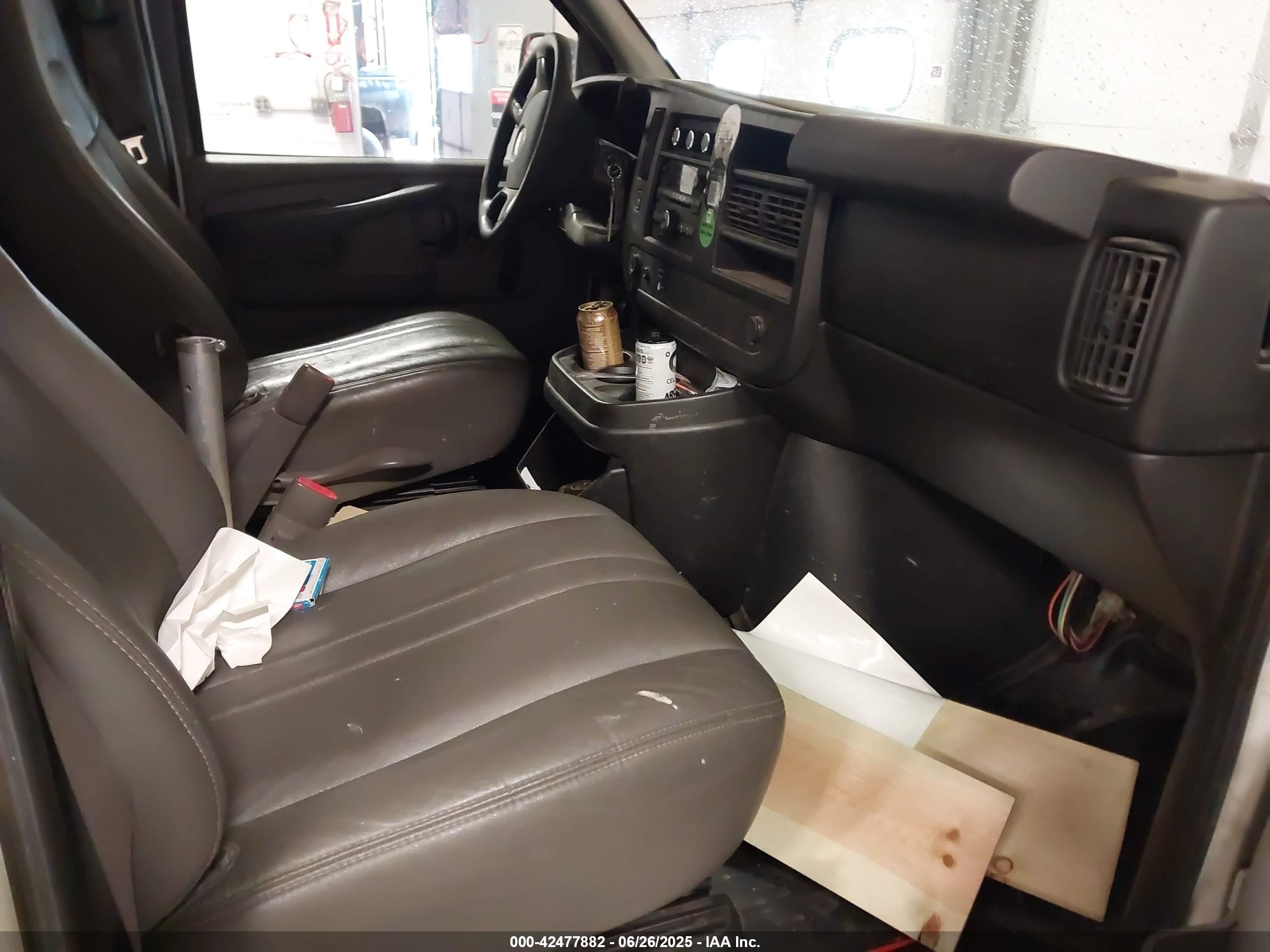 2012 Chevrolet Express 2500 Work Van White vin: 1GCWGFCAXC1180972