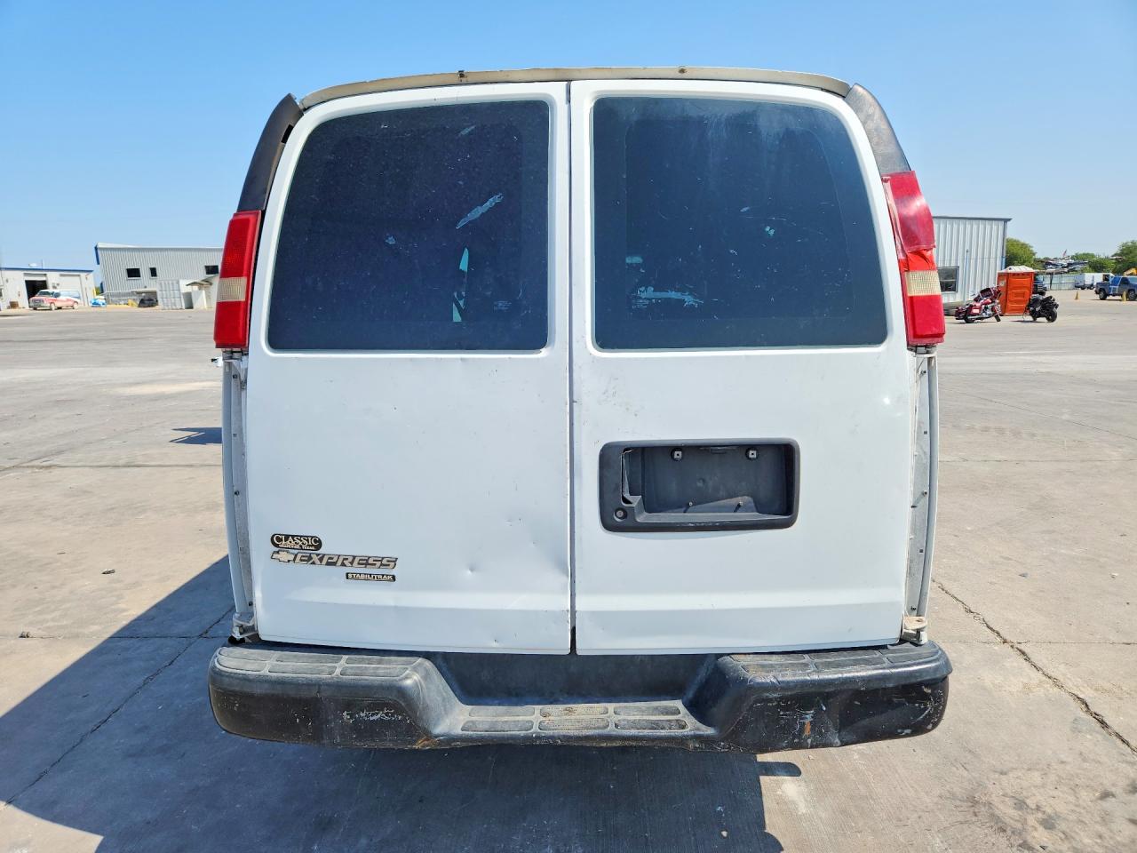 2014 Chevrolet Express G2500 Белый vin: 1GCWGFCAXE1102386