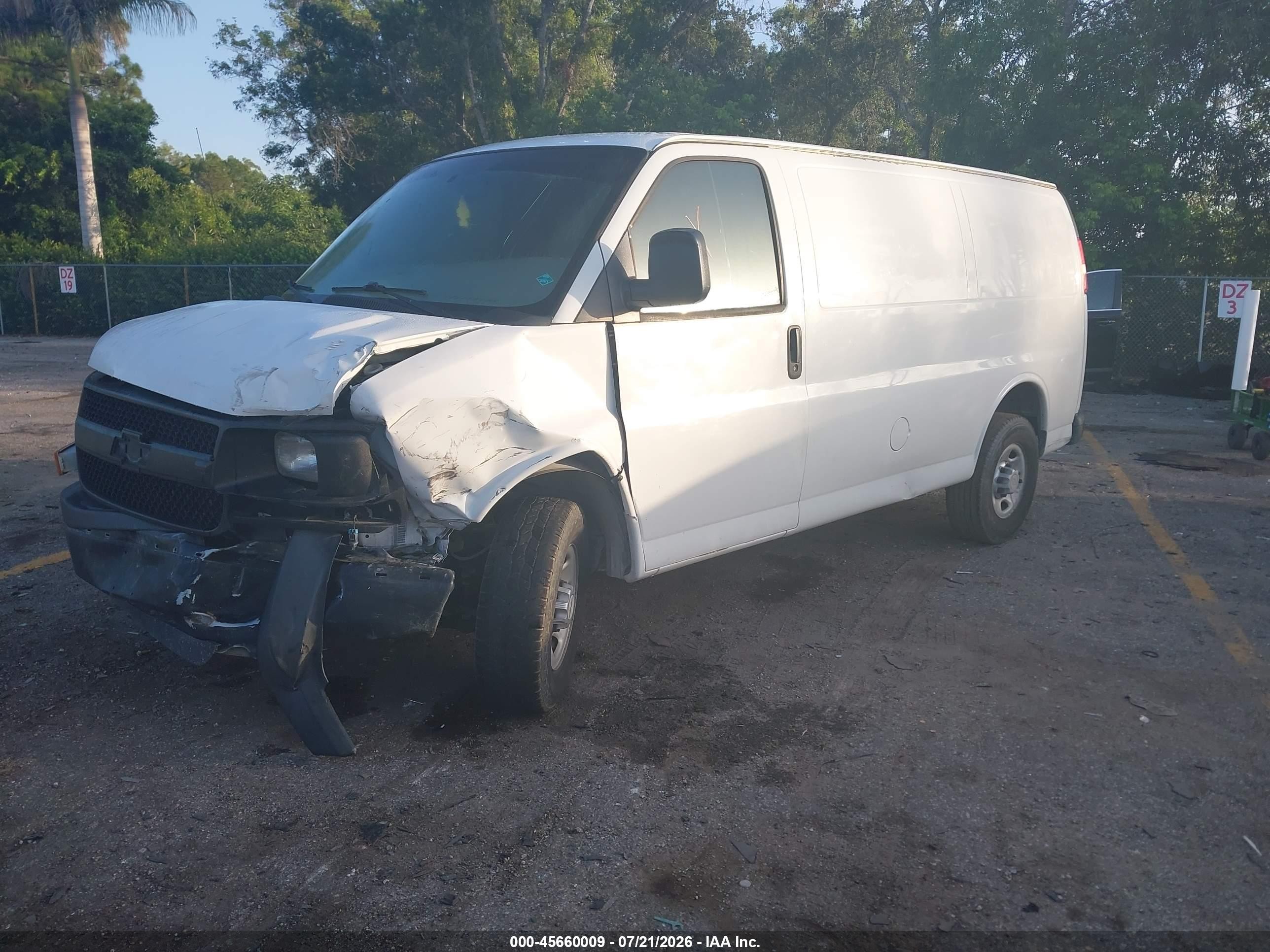 2014 Chevrolet Express 2500 Work Van White vin: 1GCWGFCAXE1169036