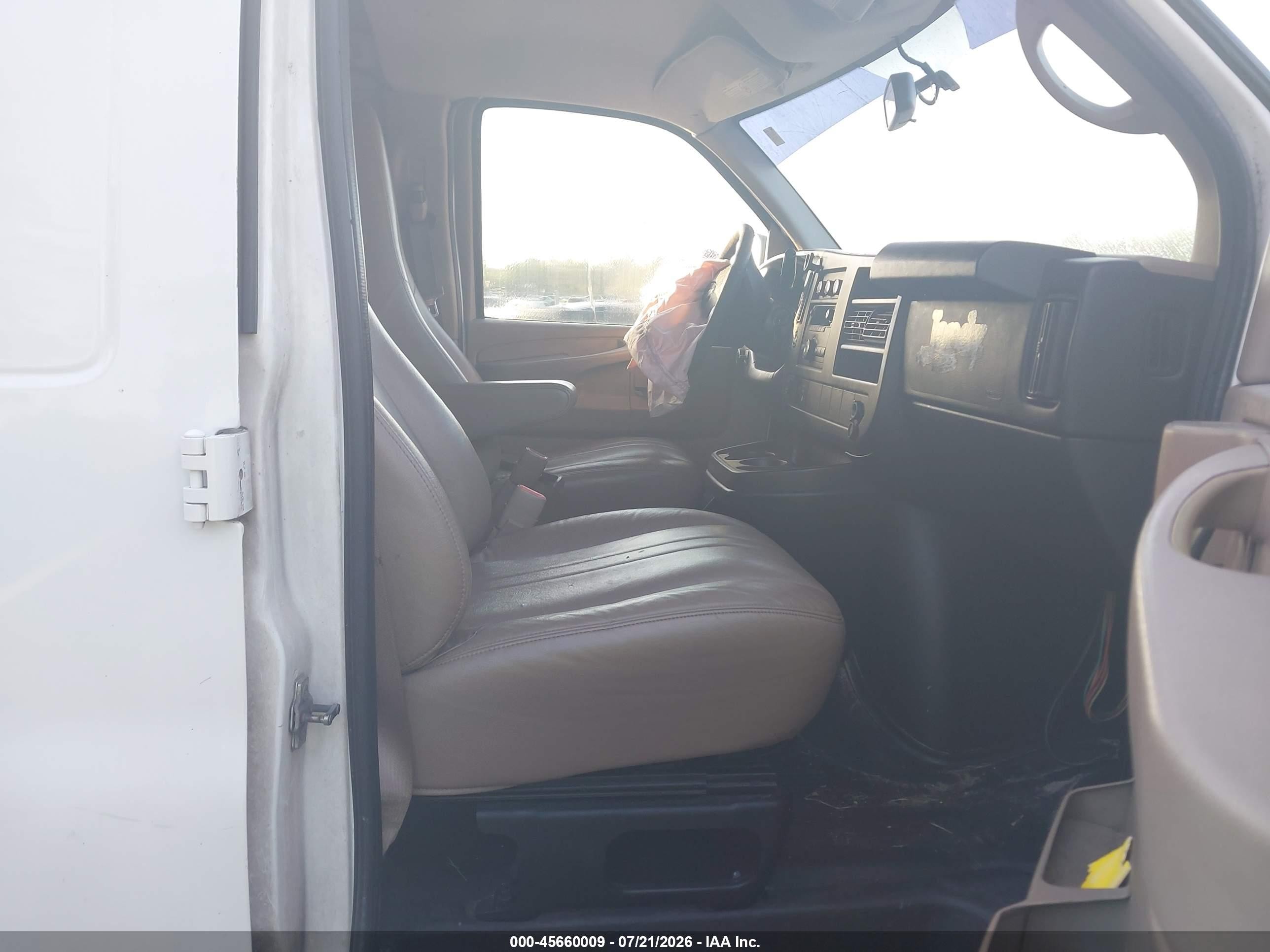 2014 Chevrolet Express 2500 Work Van White vin: 1GCWGFCAXE1169036