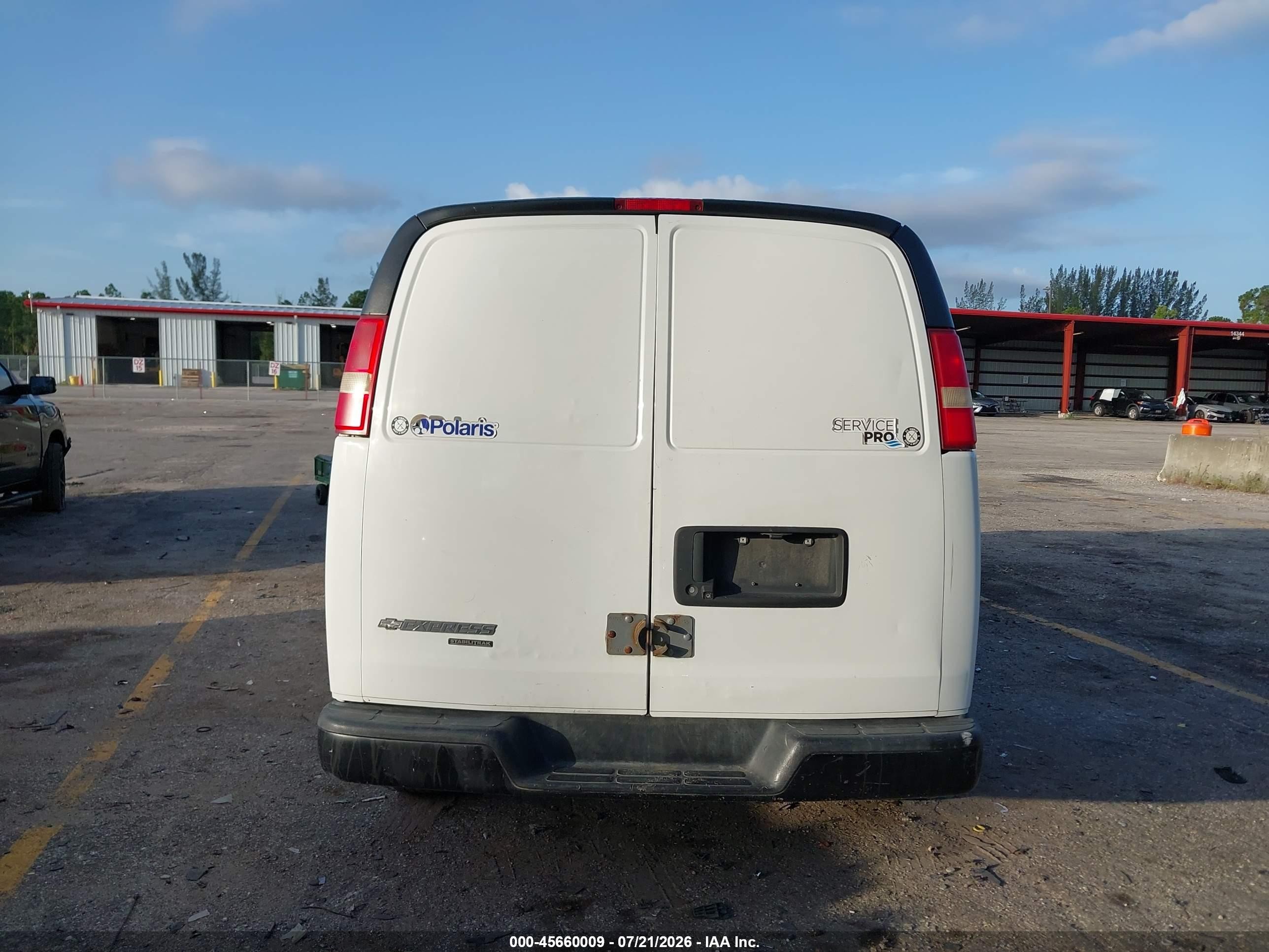 2014 Chevrolet Express 2500 Work Van White vin: 1GCWGFCAXE1169036