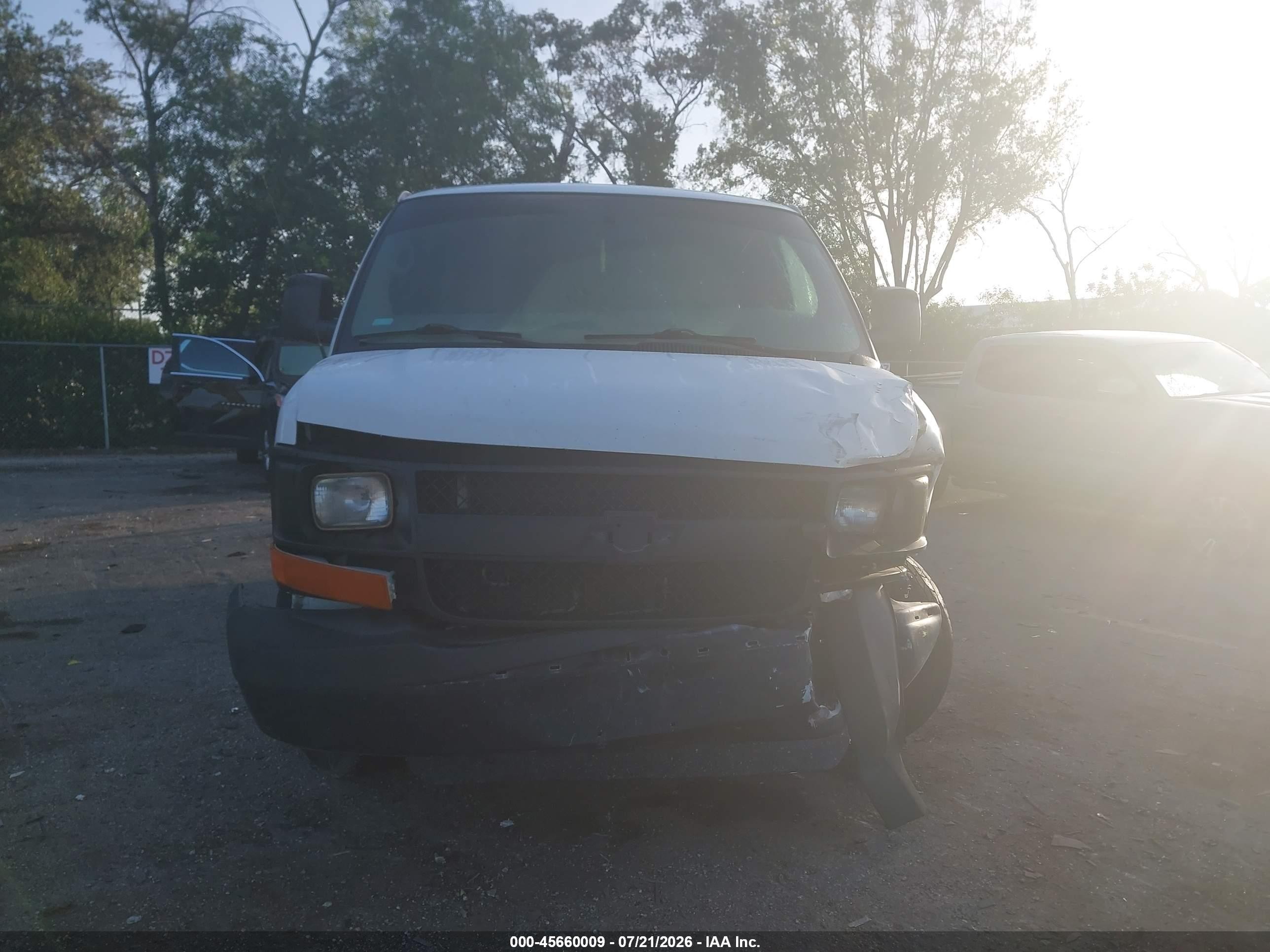 2014 Chevrolet Express 2500 Work Van White vin: 1GCWGFCAXE1169036