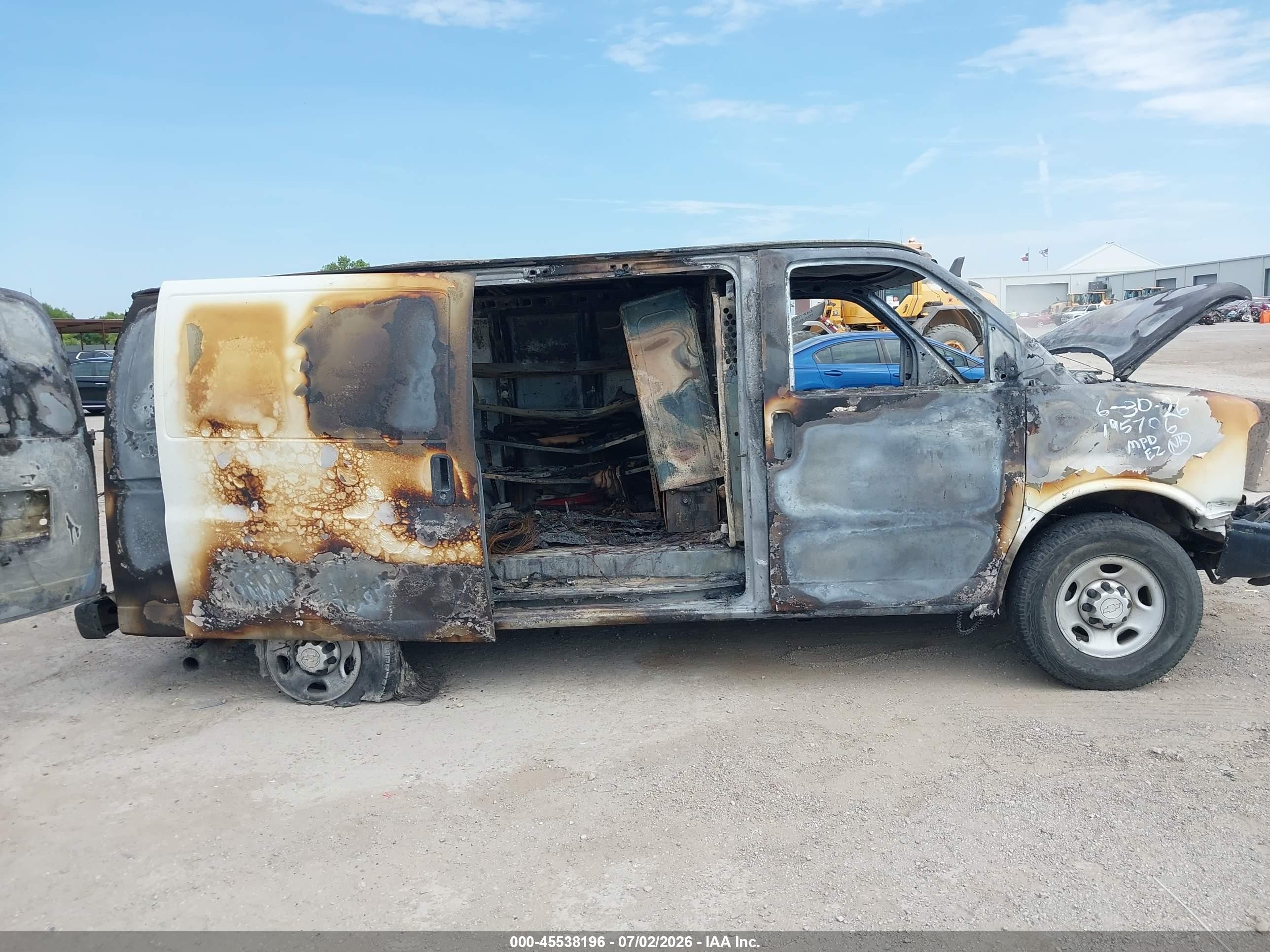 2014 Chevrolet Express 2500 Work Van Белый vin: 1GCWGFCAXE1203153