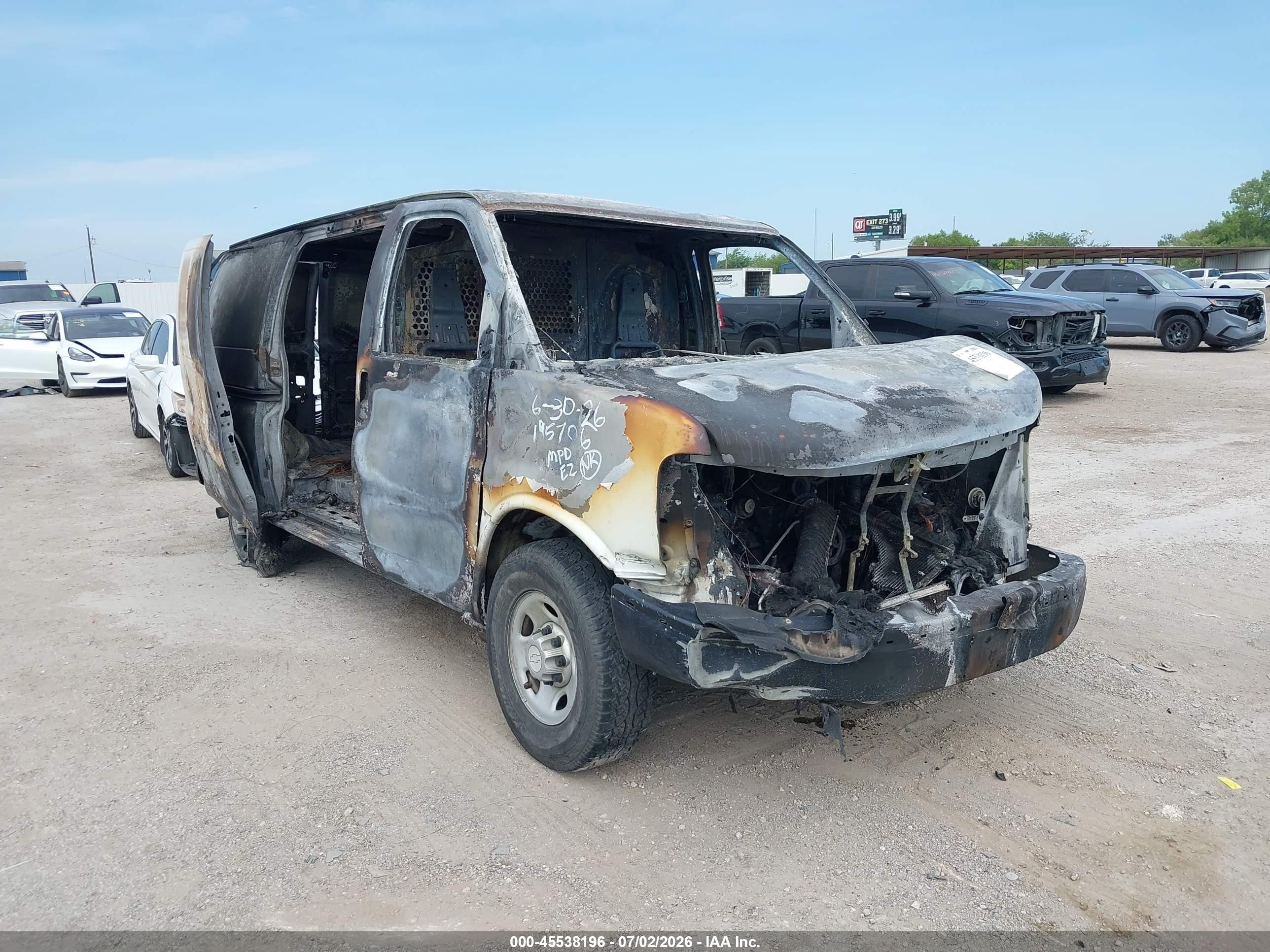 2014 Chevrolet Express 2500 Work Van Белый vin: 1GCWGFCAXE1203153