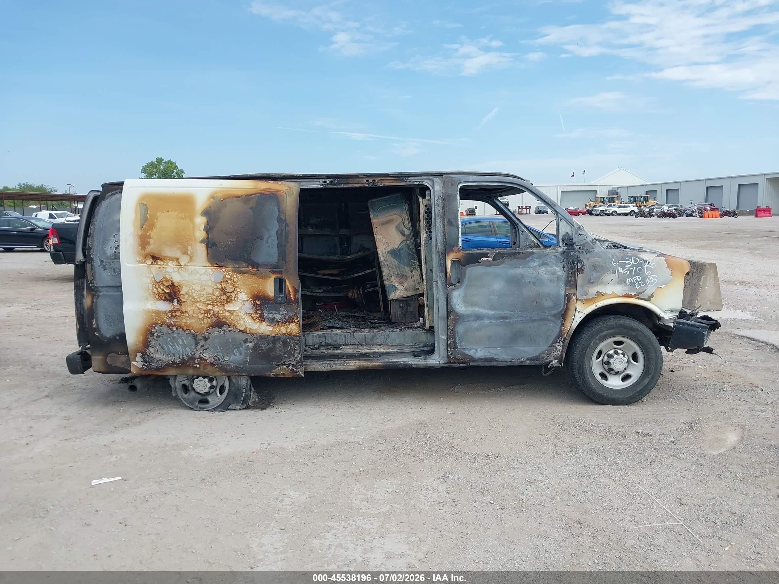 2014 Chevrolet Express 2500 Work Van Белый vin: 1GCWGFCAXE1203153